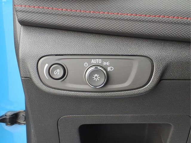 Used 2024 Chevrolet TrailBlazer RS w/ Driver Confidence Package image 17