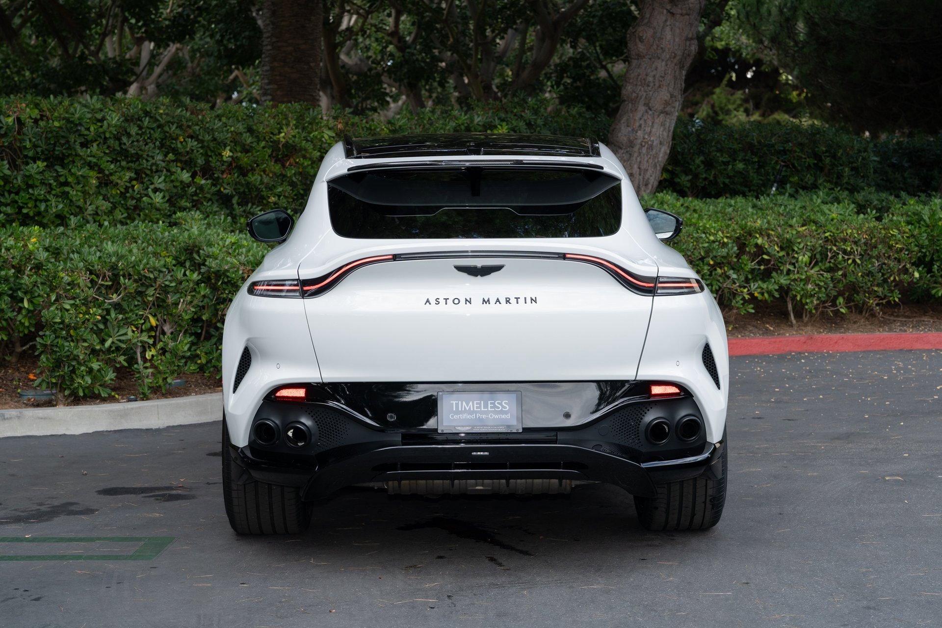 Used 2023 Aston Martin DBX 707 image 6