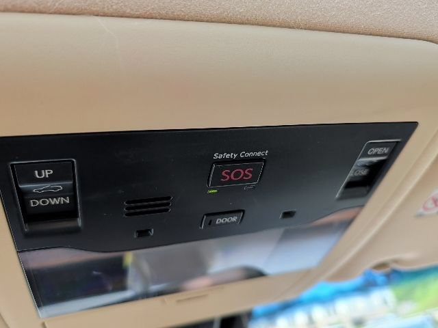 Used 2021 Lexus LX 570 4WD w/ Luxury Package image 22