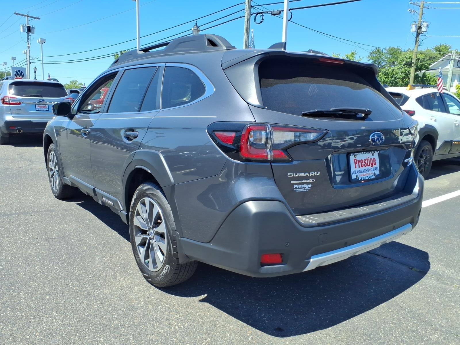 Certified 2025 Subaru Outback Limited XT AWD/4WD image 4