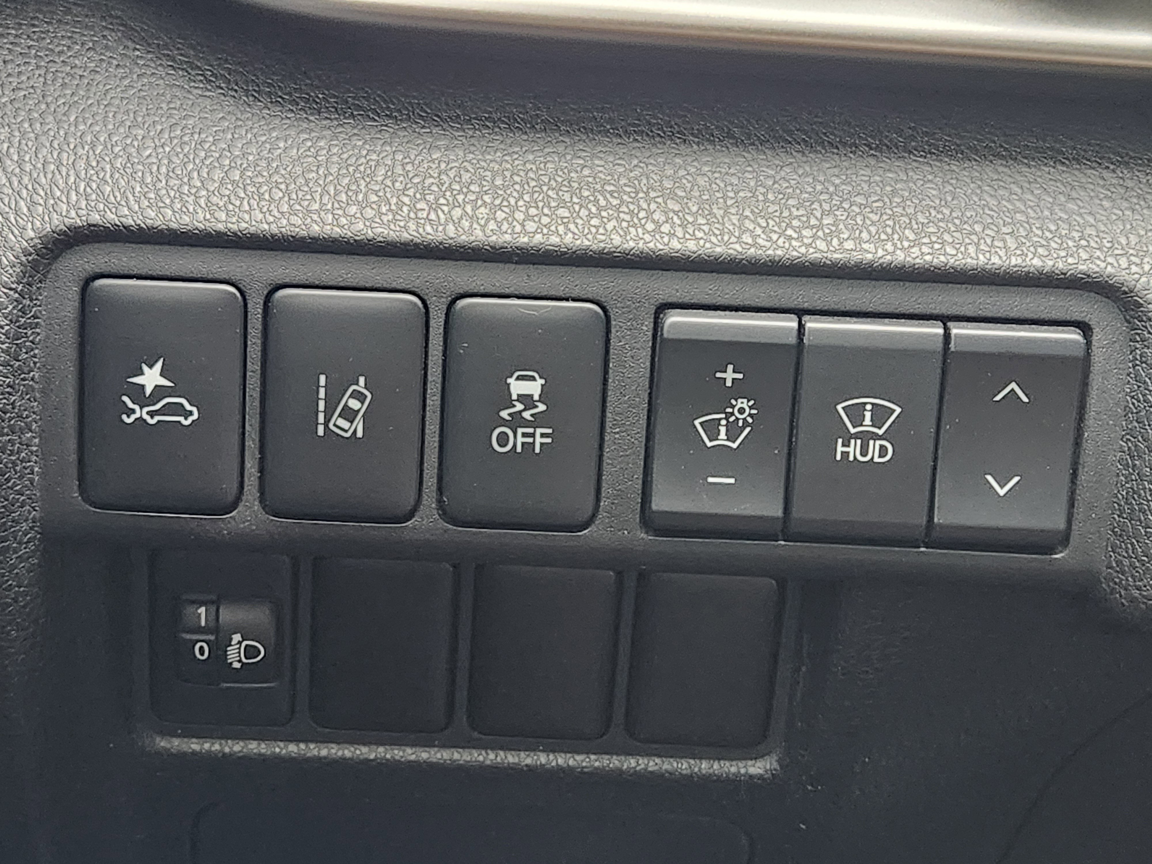 Used 2018 Mitsubishi Eclipse Cross SEL image 22