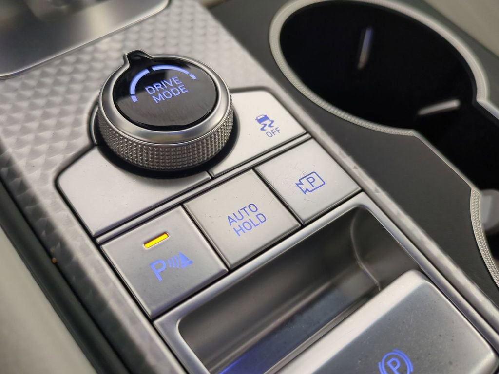 Used 2023 Genesis G70 2.0T w/ Sport Prestige Package image 28