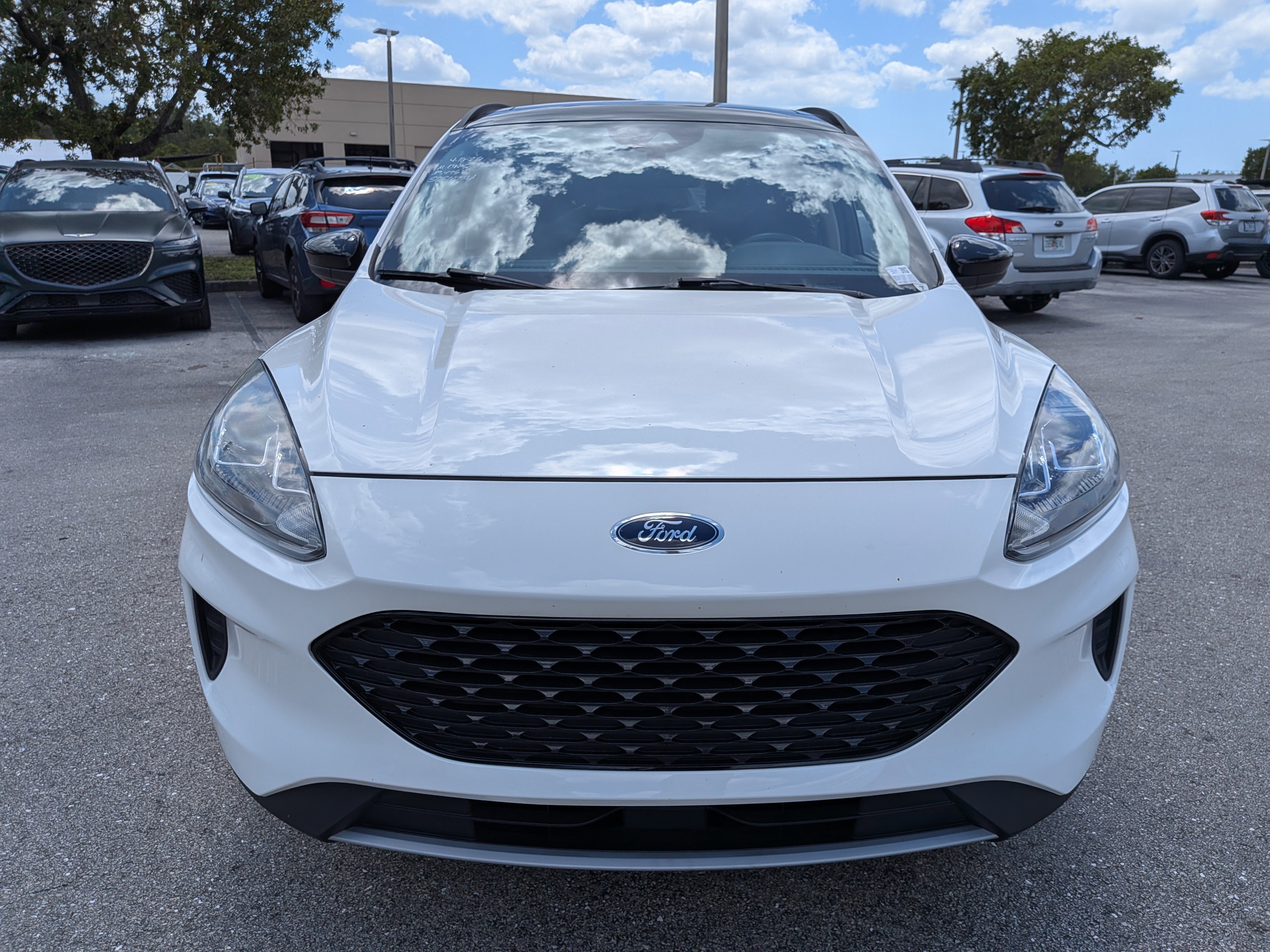 Used 2020 Ford Escape SE Sport image 10