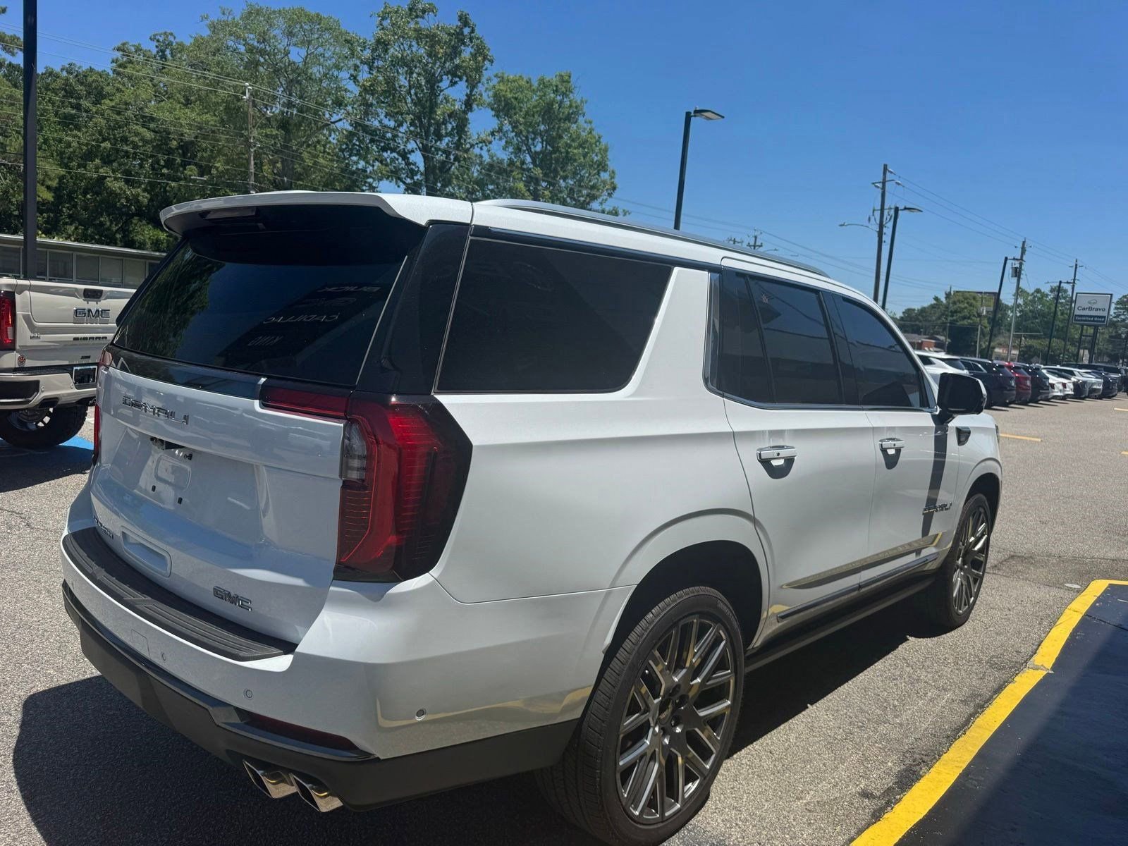 Certified 2026 GMC Yukon Denali Ultimate AWD/4WD image 8