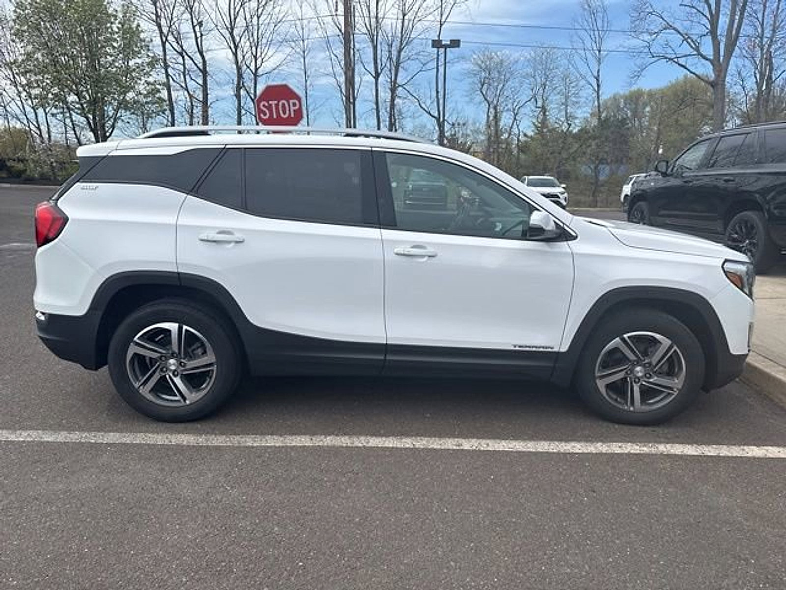 Used 2021 GMC Terrain SLT AWD/4WD image 2