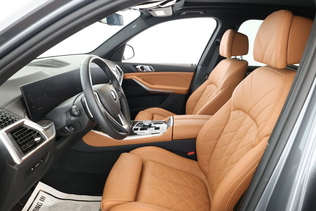 Used 2024 BMW X5 xDrive40i w/ Climate Comfort Package image 19