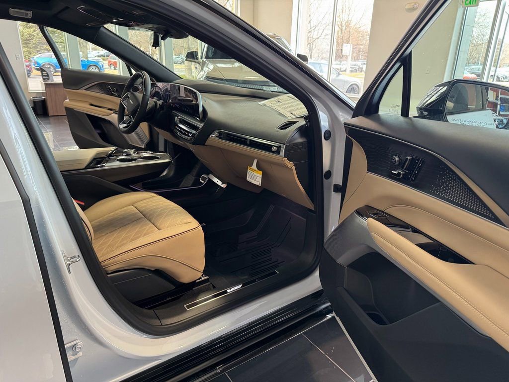 New 2026 Cadillac Lyriq V w/ Exterior Carbon Fiber Package AWD/4WD image 13