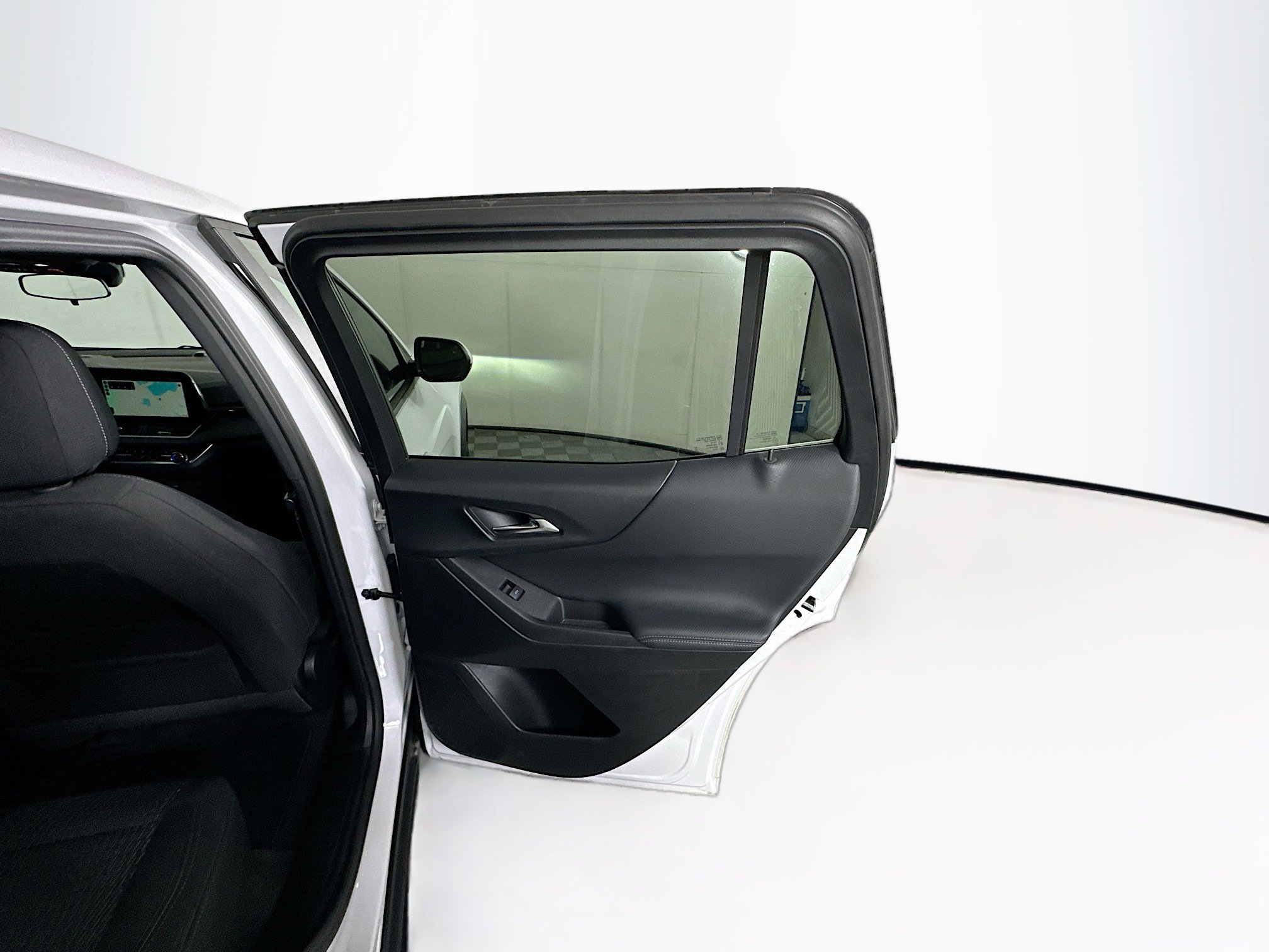 Used 2025 Chevrolet Equinox LT image 30