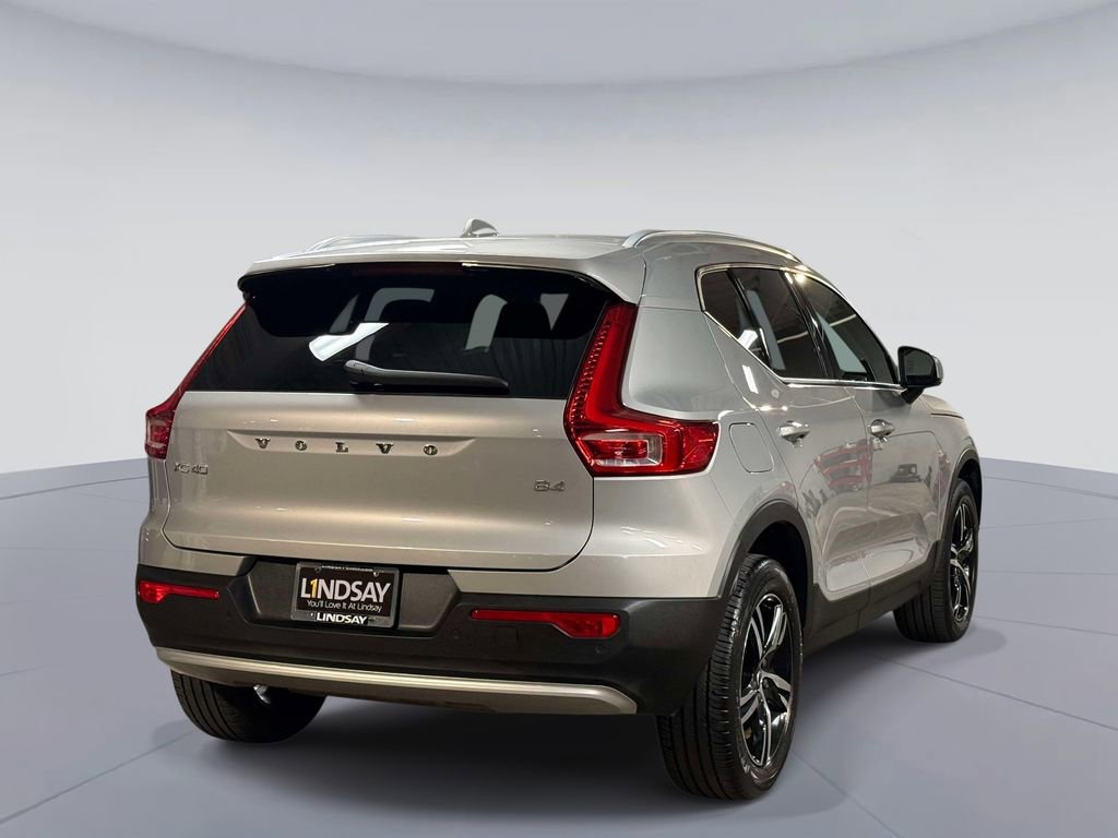 Used 2023 Volvo XC40 B4 Core w/ Convenience Package FWD image 10