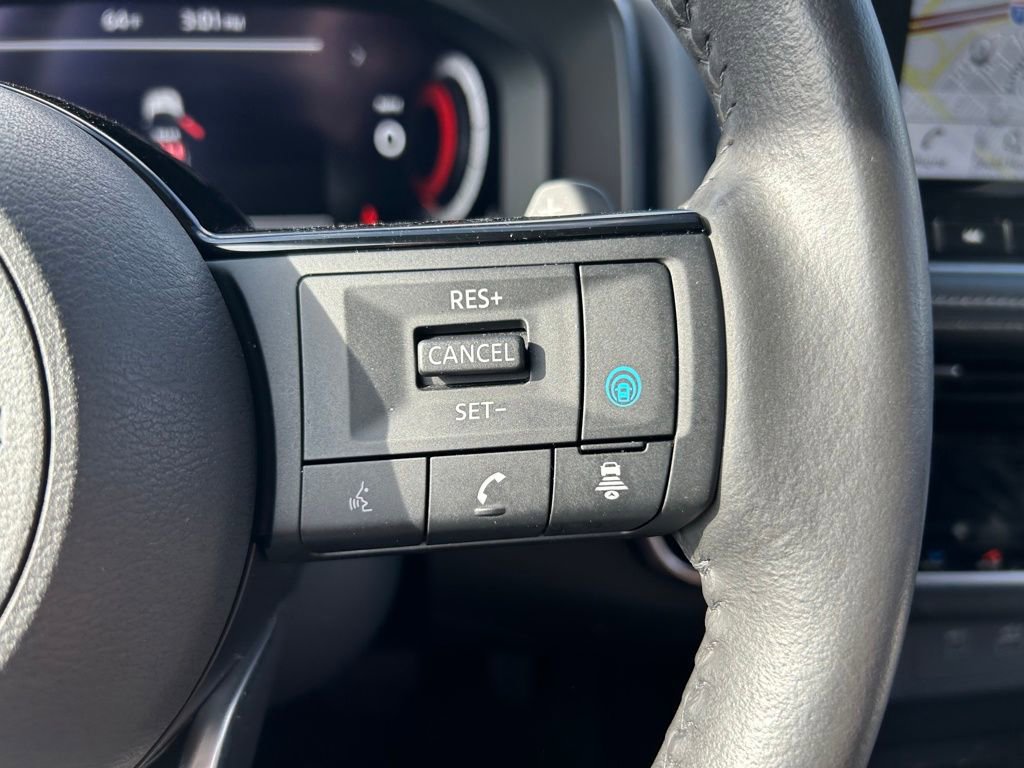 Used 2023 Nissan Rogue Platinum w/ Platinum Premium Package image 18