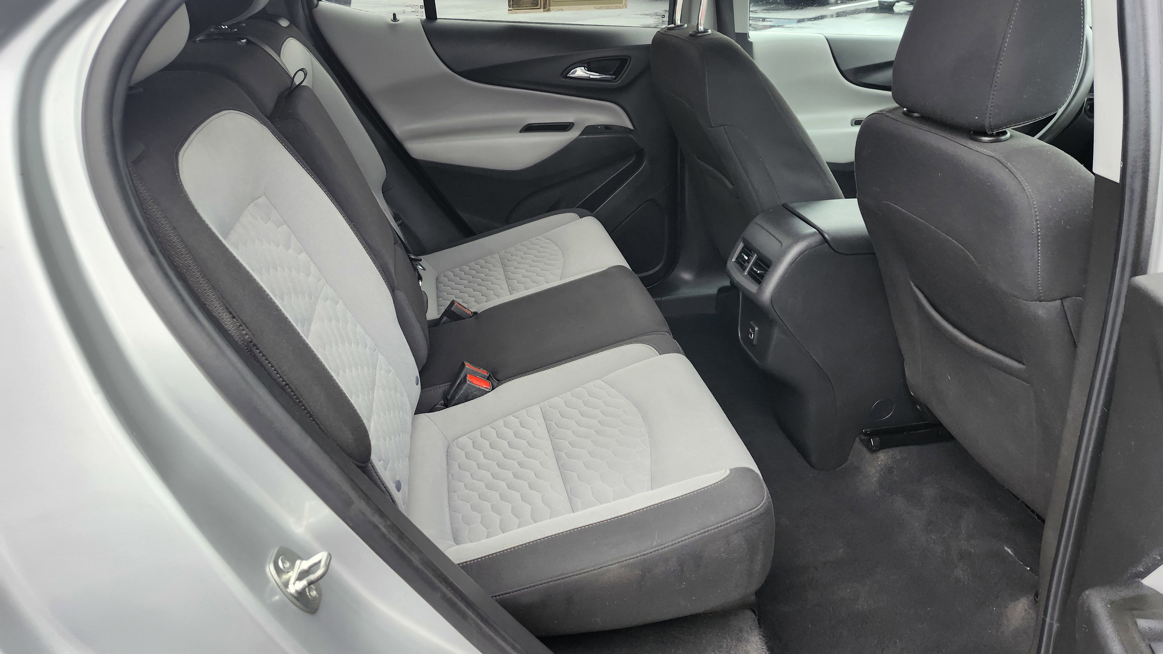 Used 2021 Chevrolet Equinox LS w/ LS Convenience Package image 12