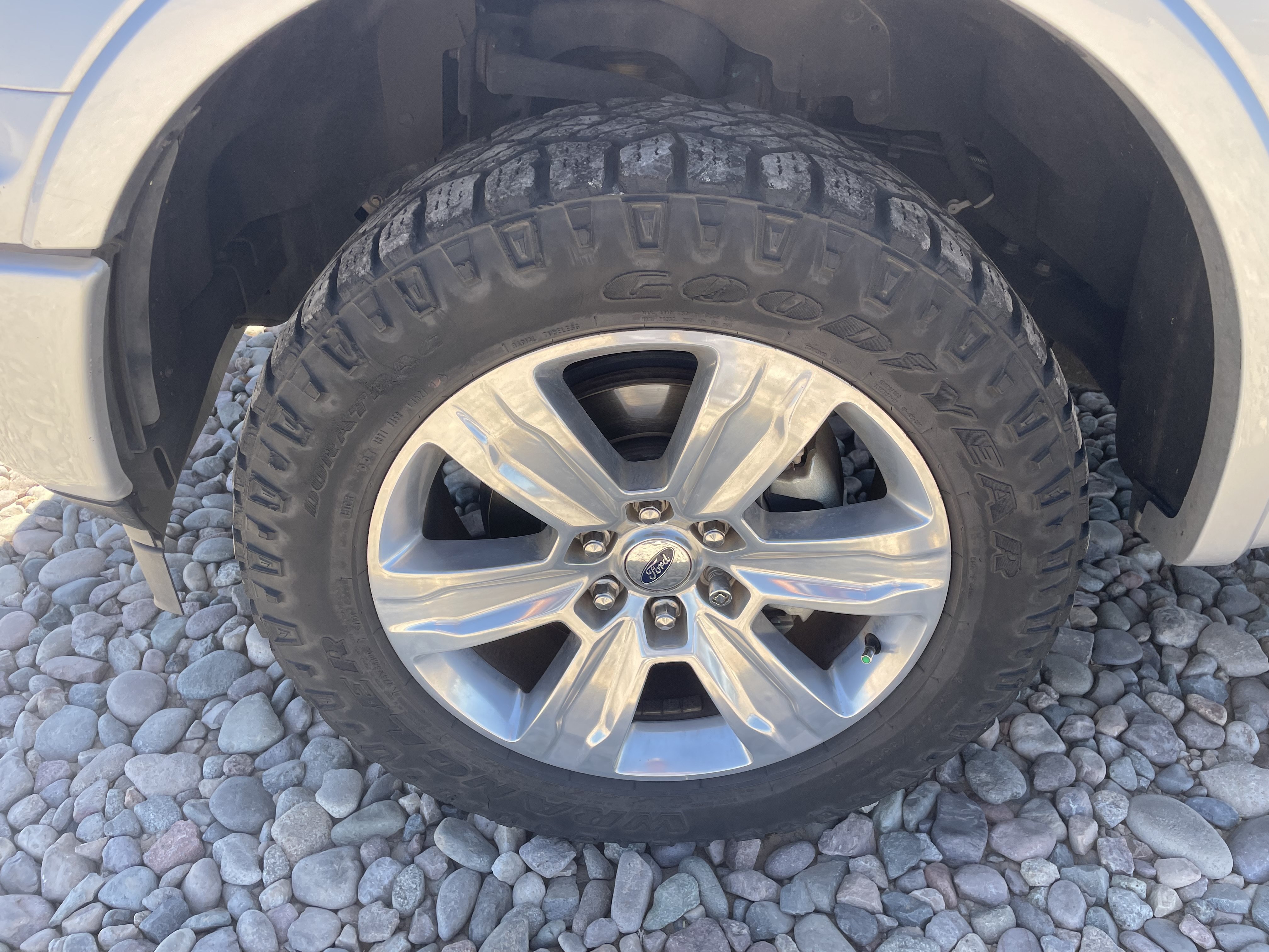 Used 2018 Ford F150 Platinum w/ Equipment Group 701A Luxury AWD/4WD image 9