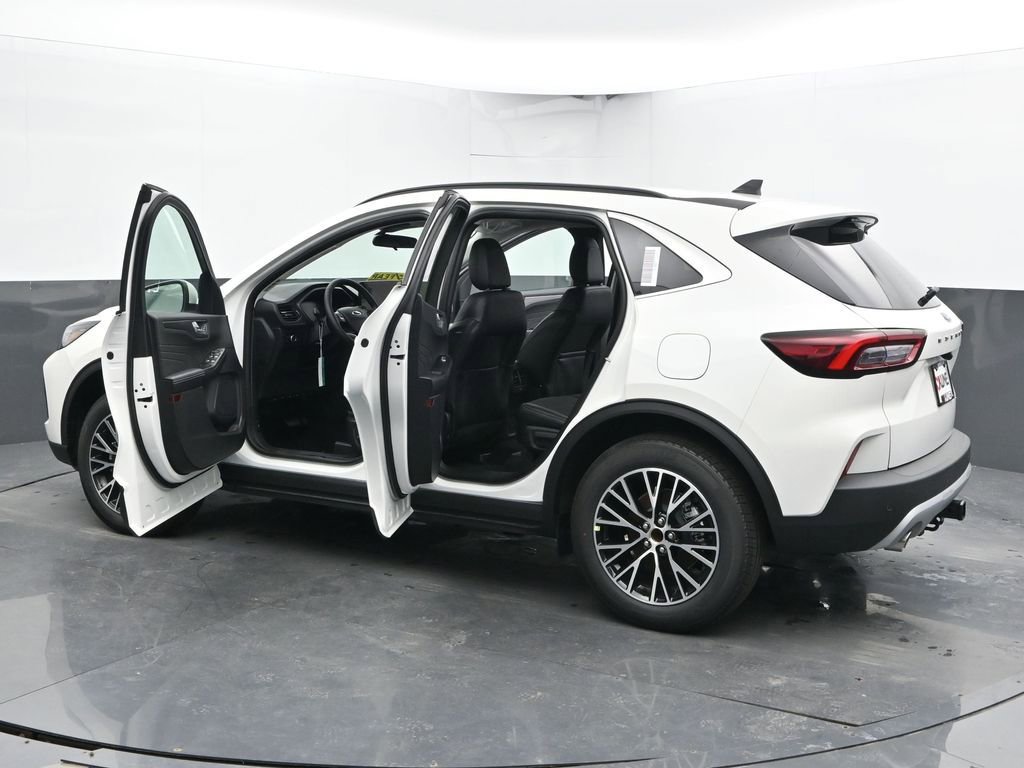 New 2026 Ford Escape SE w/ Class II Trailer Tow Package image 55