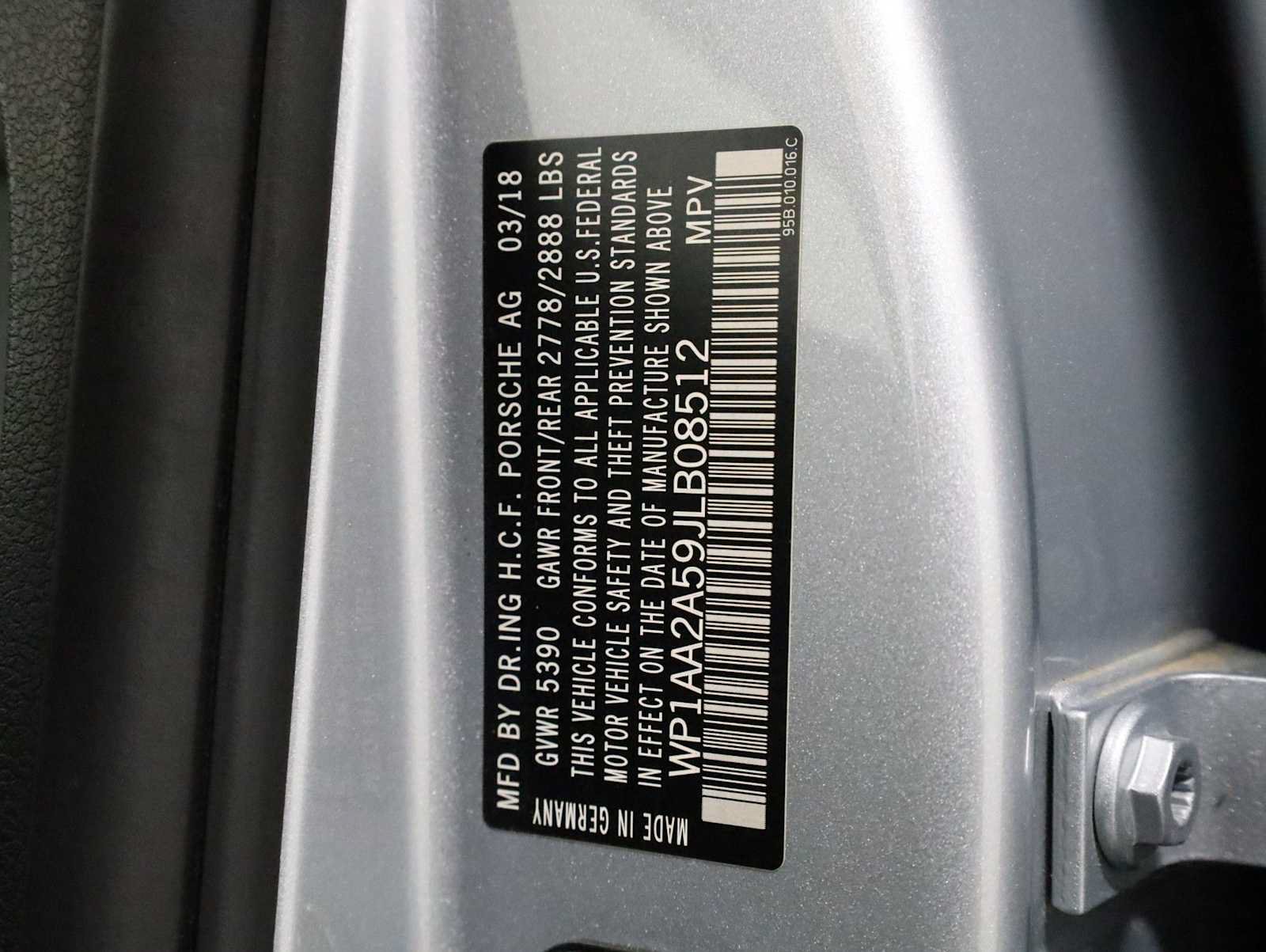 Used 2018 Porsche Macan AWD/4WD image 44