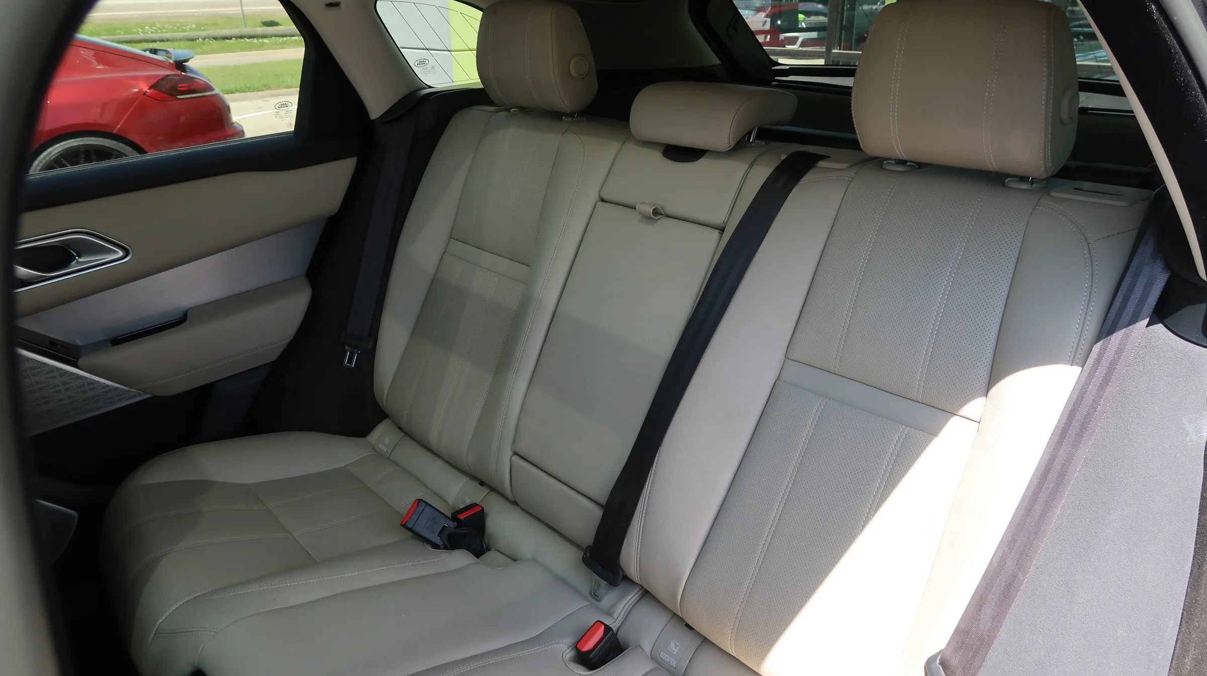 Used 2019 Land Rover Range Rover Velar R-Dynamic SE AWD/4WD image 21