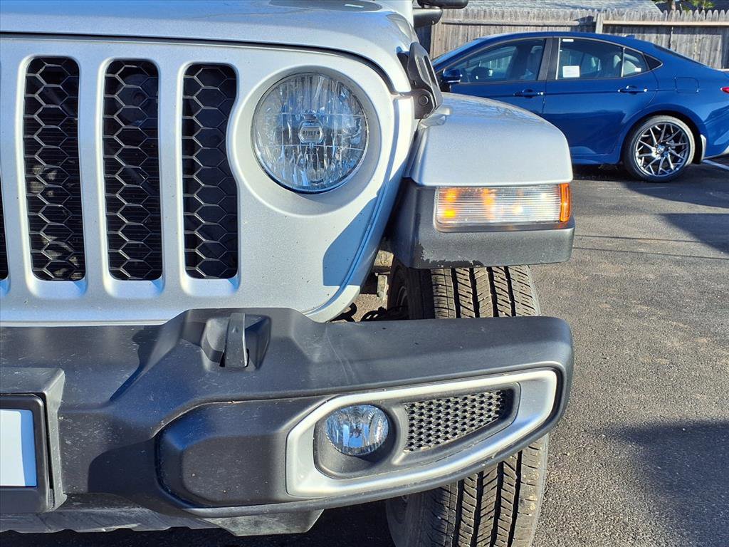 Used 2023 Jeep Gladiator Sport image 32