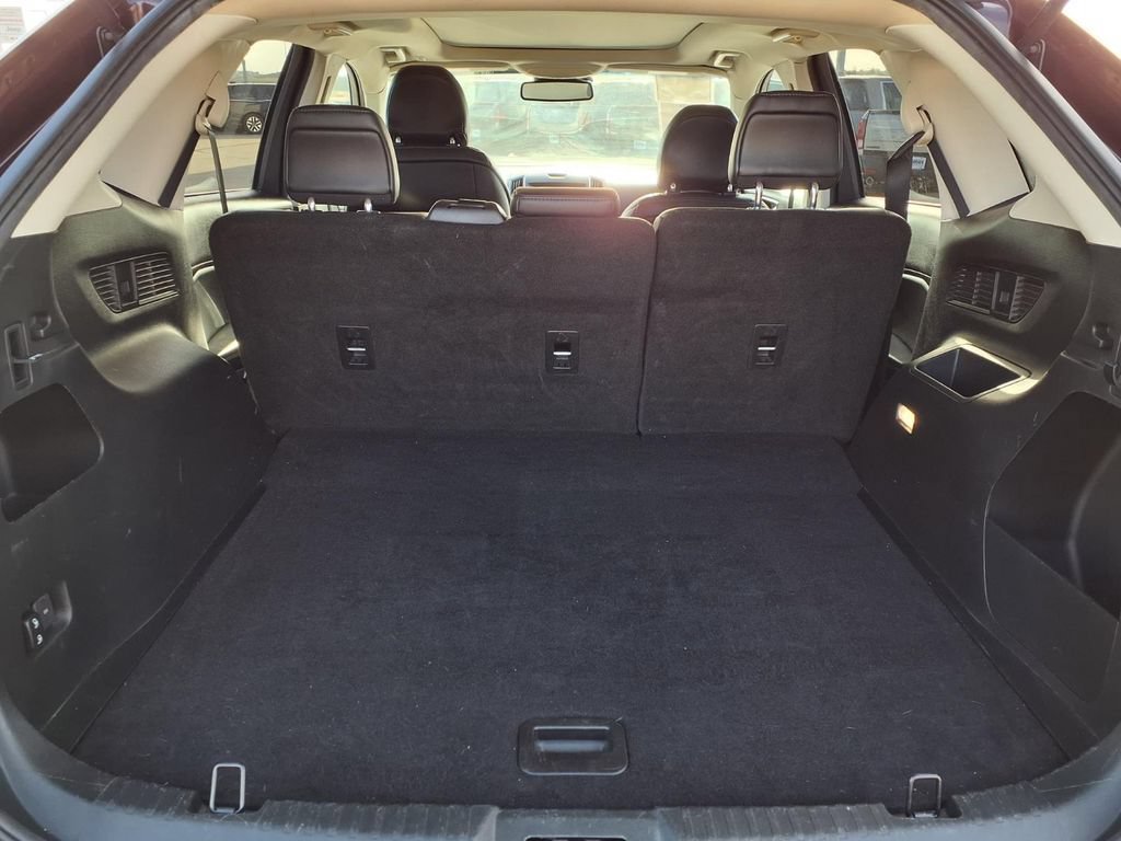 Used 2019 Ford Edge SEL w/ Equipment Group 201A FWD image 10