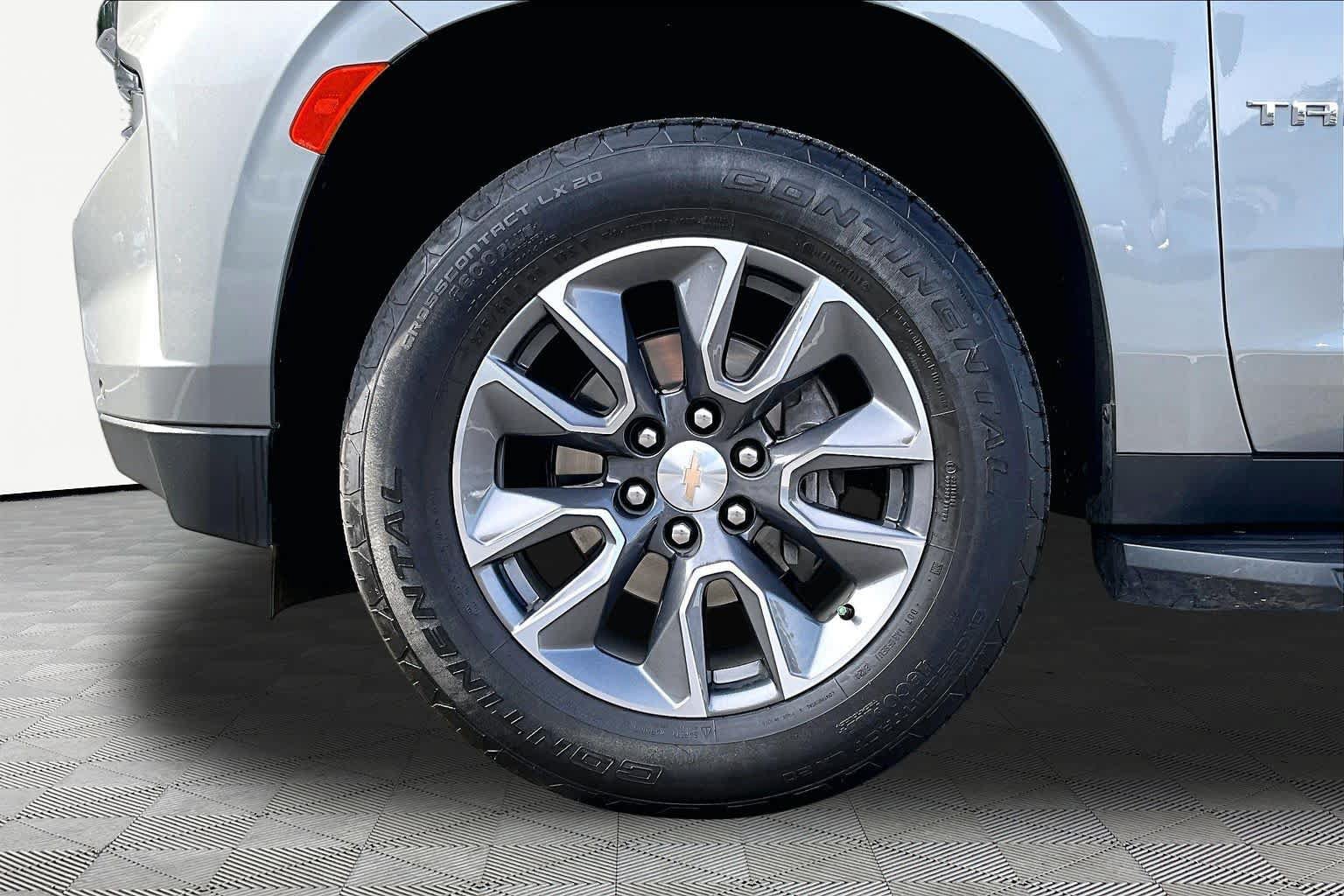 Used 2024 Chevrolet Tahoe LT w/ LT Signature Plus Package RWD image 11