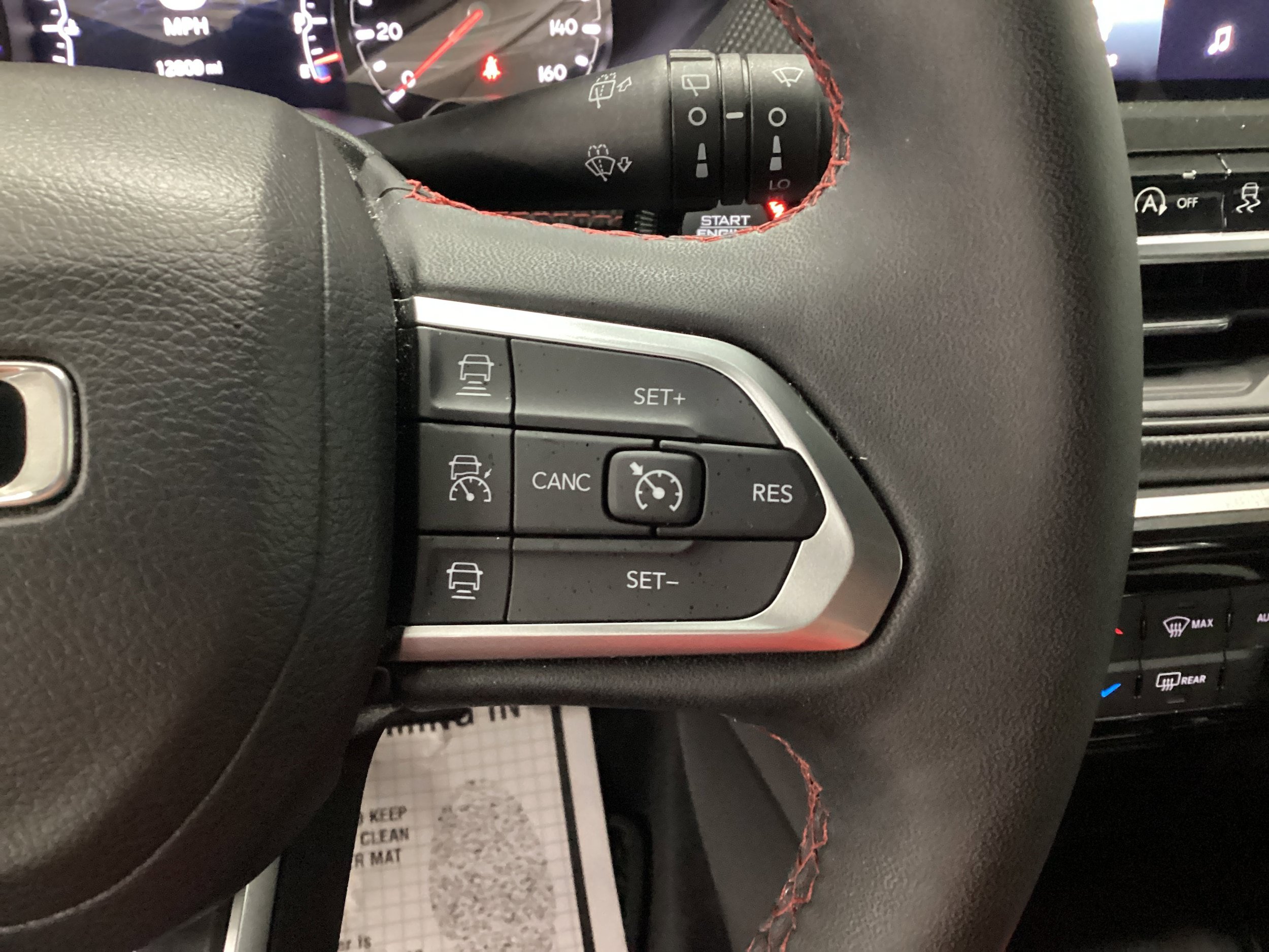 Used 2024 Jeep Compass Trailhawk w/ Trailhawk Convenience Group AWD/4WD image 21