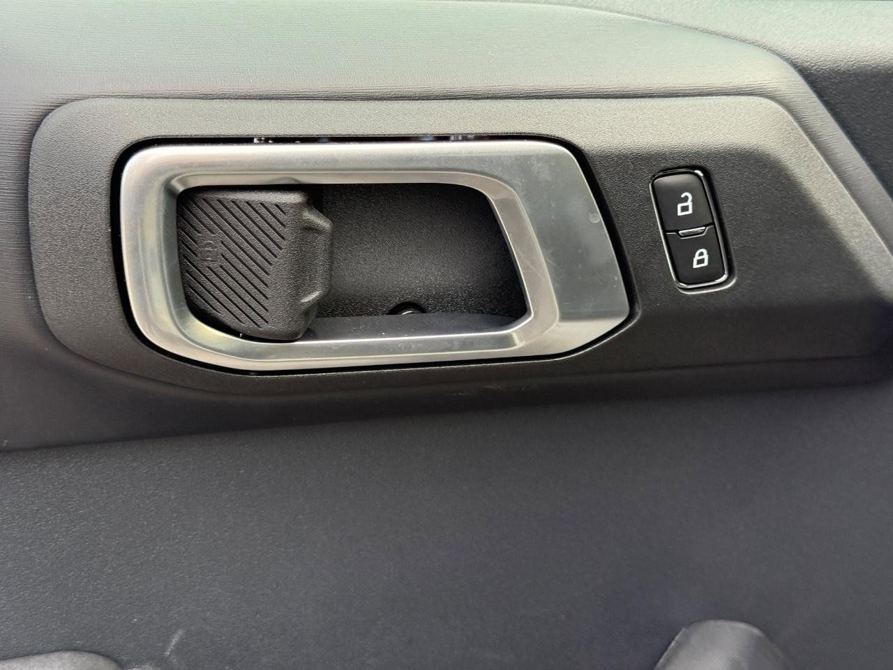 New 2025 Ford Bronco Badlands image 17