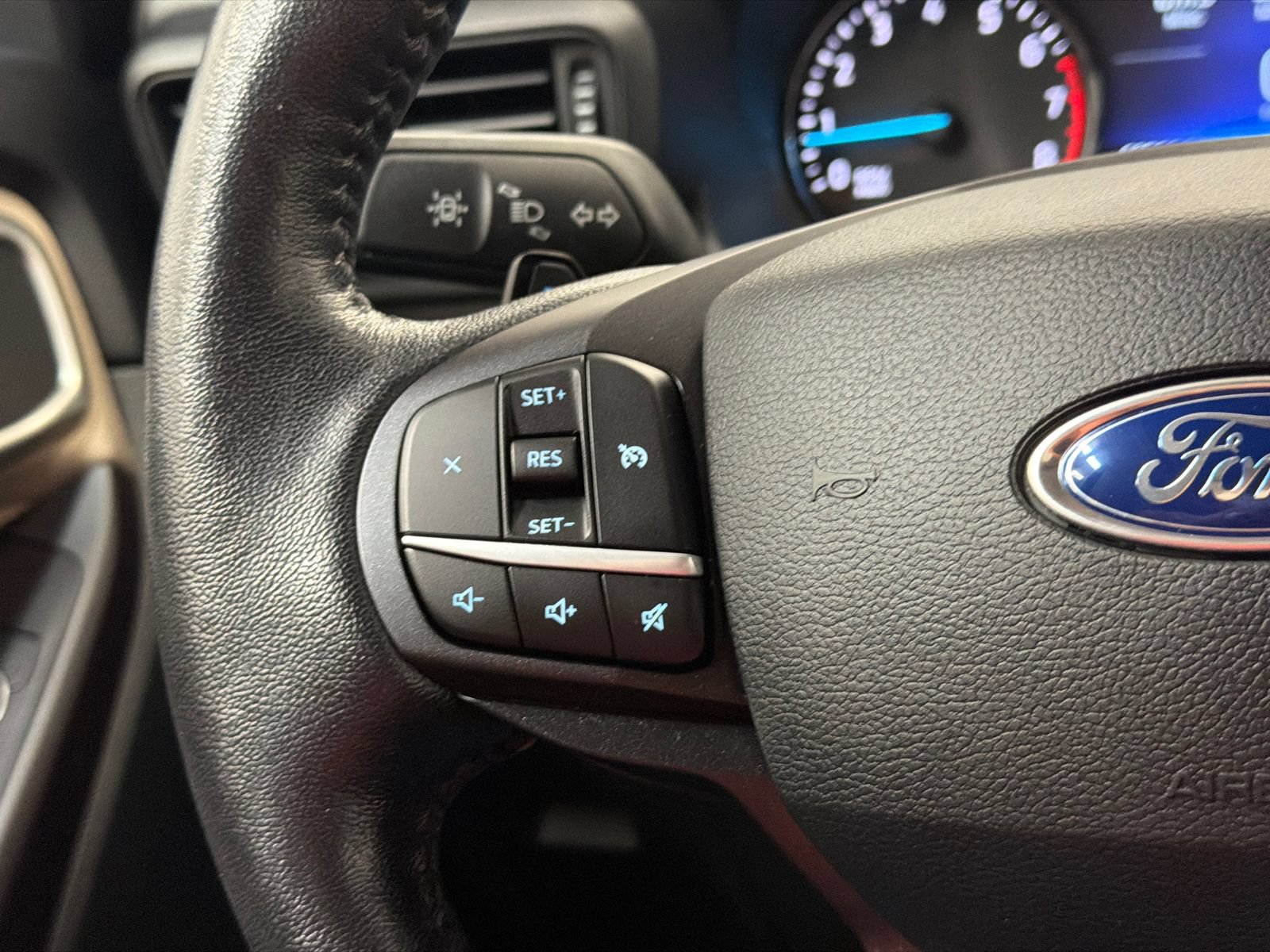 Used 2020 Ford Explorer XLT w/ Comfort Package AWD/4WD image 21
