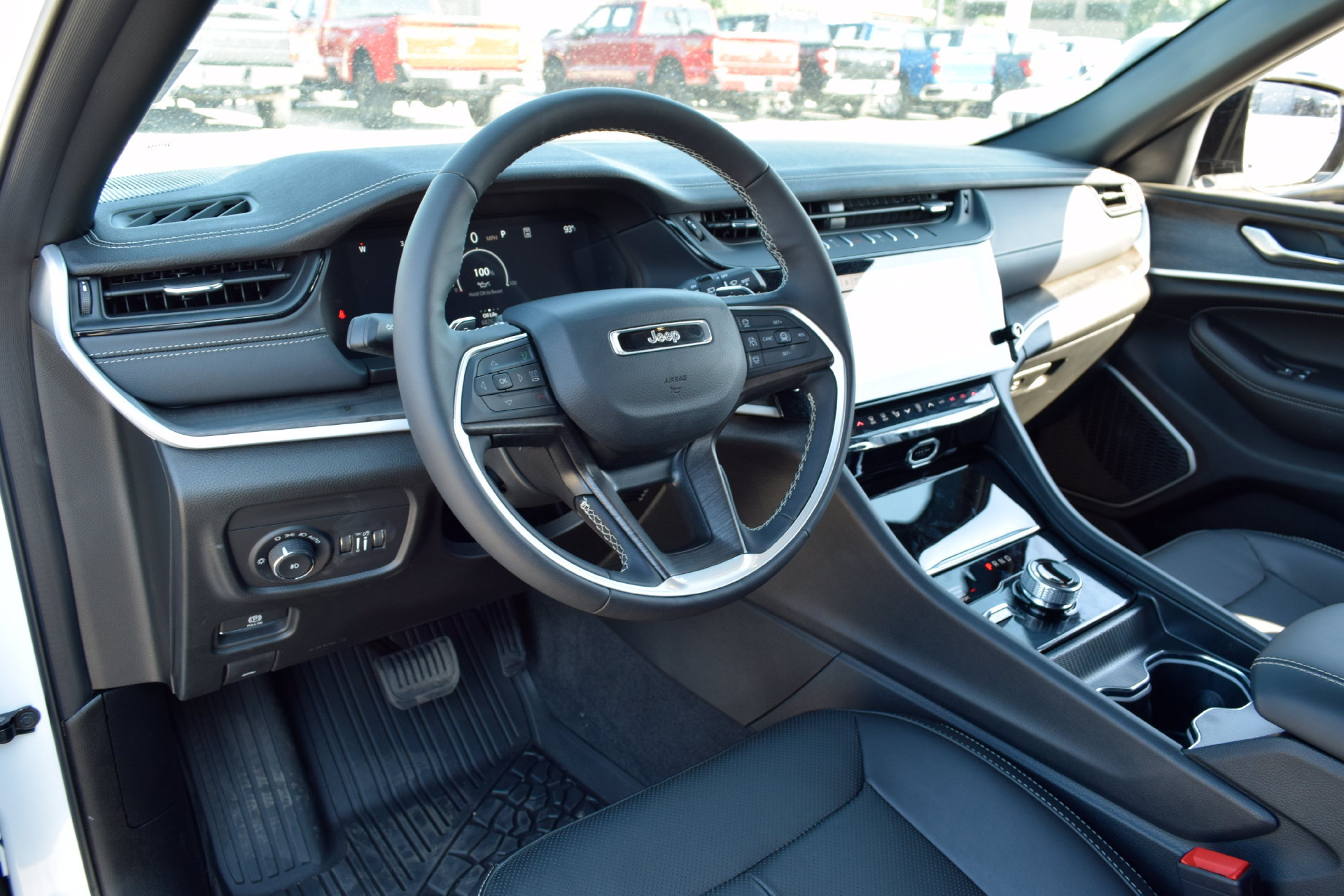 Used 2026 Jeep Grand Cherokee Limited AWD/4WD image 14