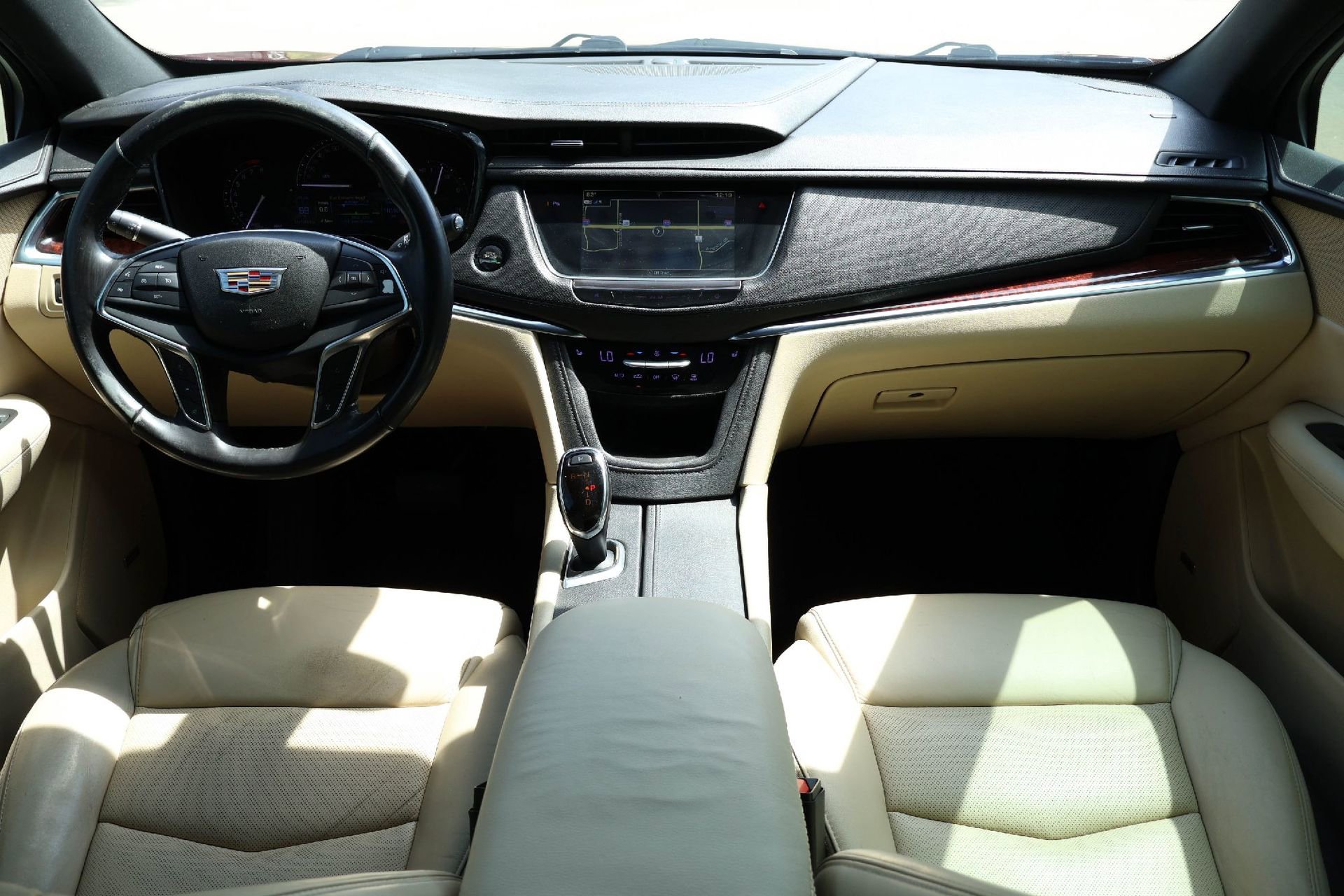 Used 2018 Cadillac XT5 Luxury w/ Driver Awareness Package image 10