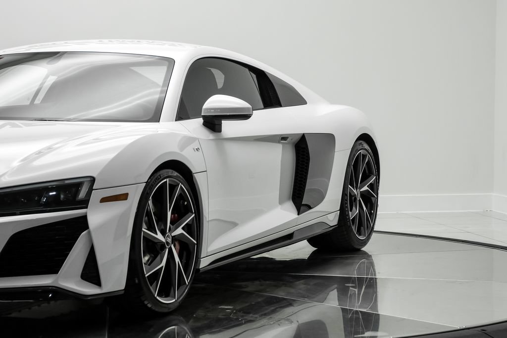Used 2021 Audi R8 V10 RWD image 3