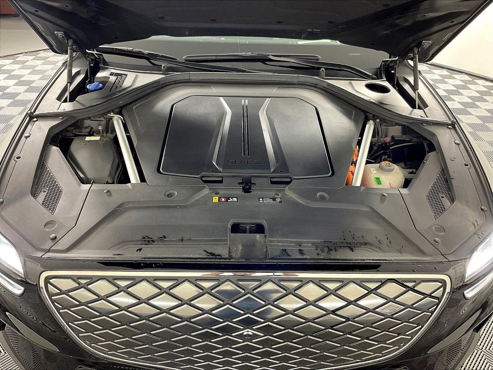 Used 2024 Genesis Electrified GV70 w/ Prestige Package AWD/4WD image 30