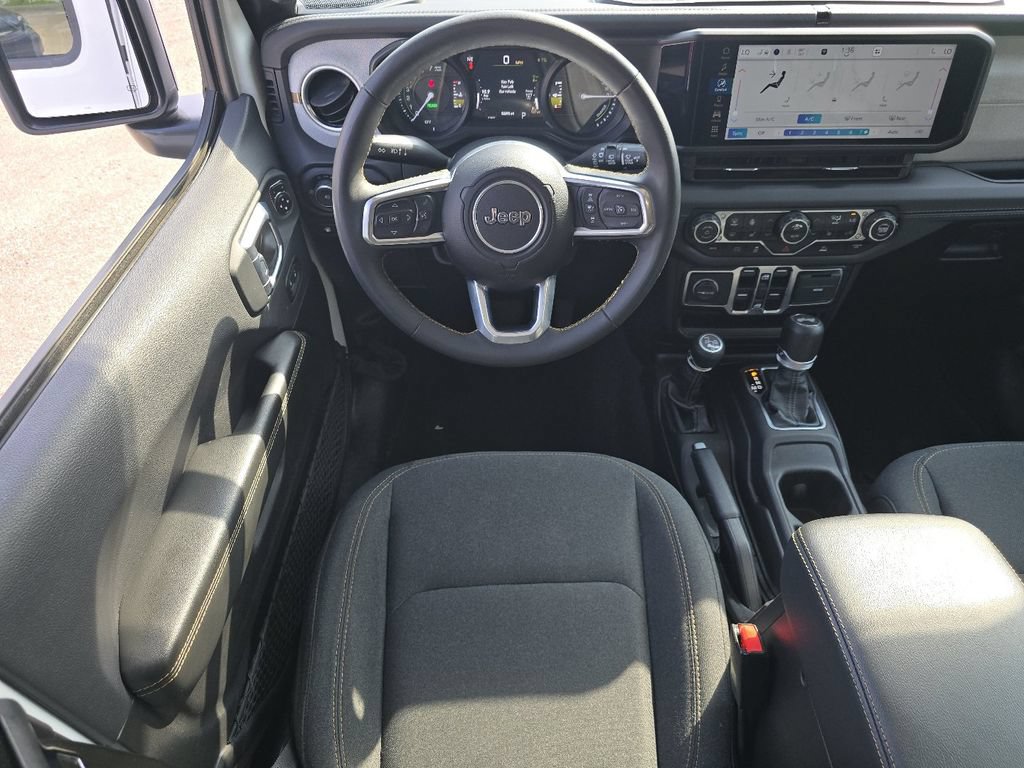 Used 2024 Jeep Wrangler Unlimited Sahara AWD/4WD image 22