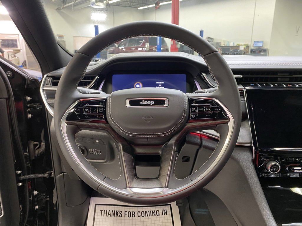 Used 2023 Jeep Grand Cherokee Overland w/ Luxury Tech Group IV image 29