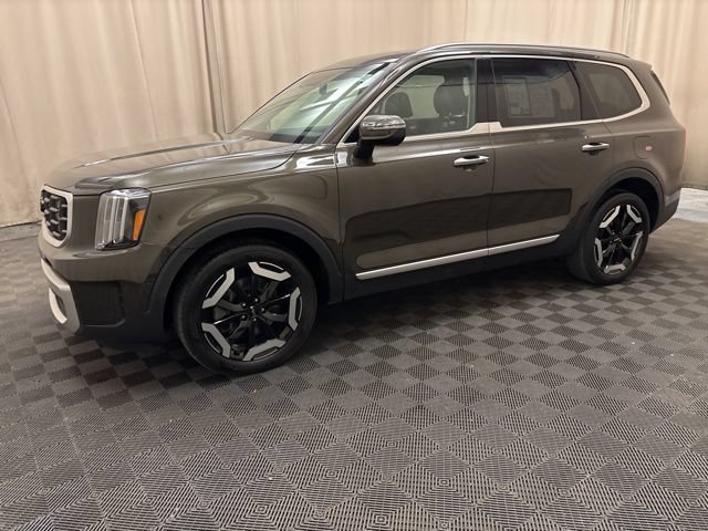 Certified 2024 Kia Telluride S FWD image 8
