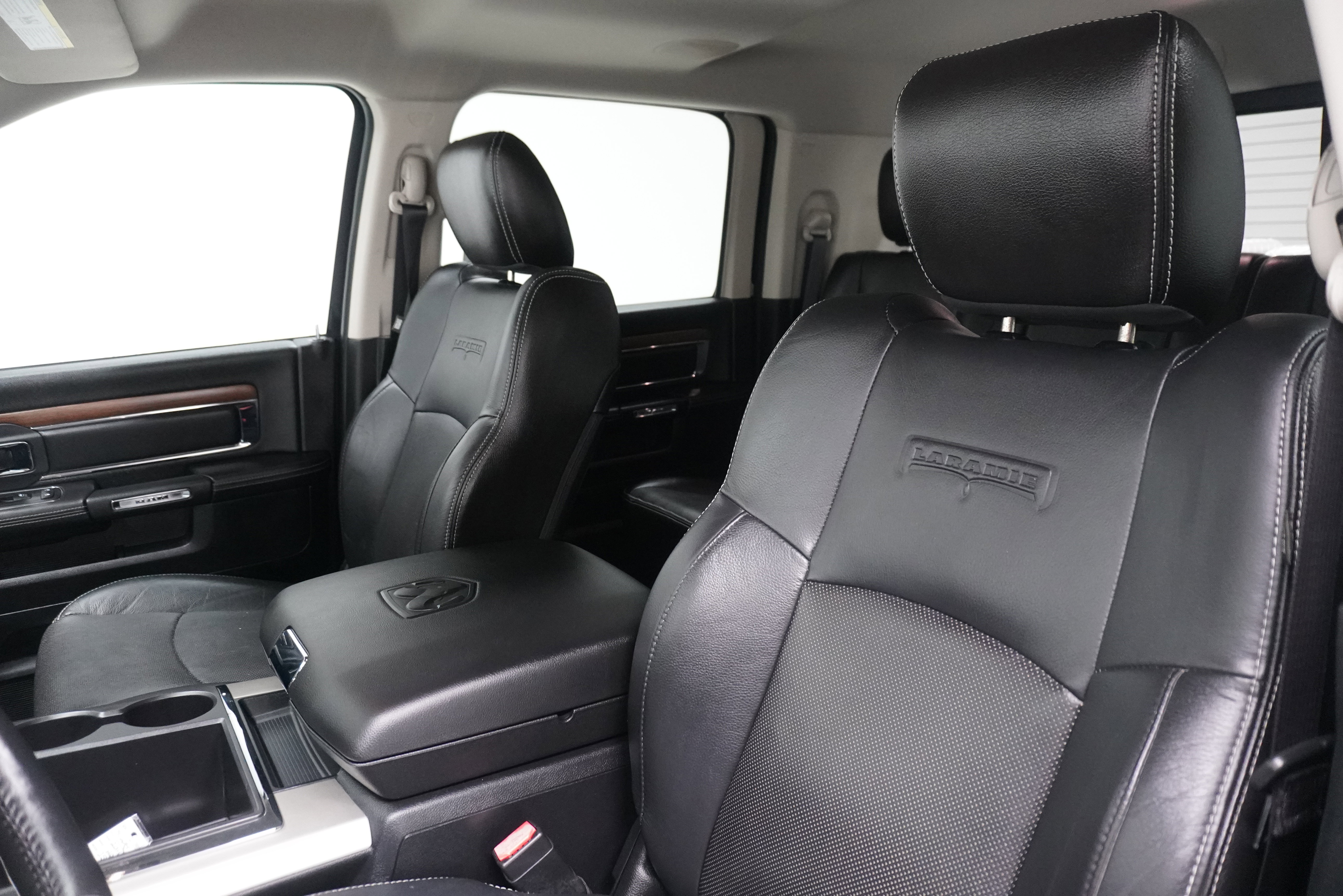 Used 2014 RAM 3500 Laramie w/ Convenience Group RWD image 8