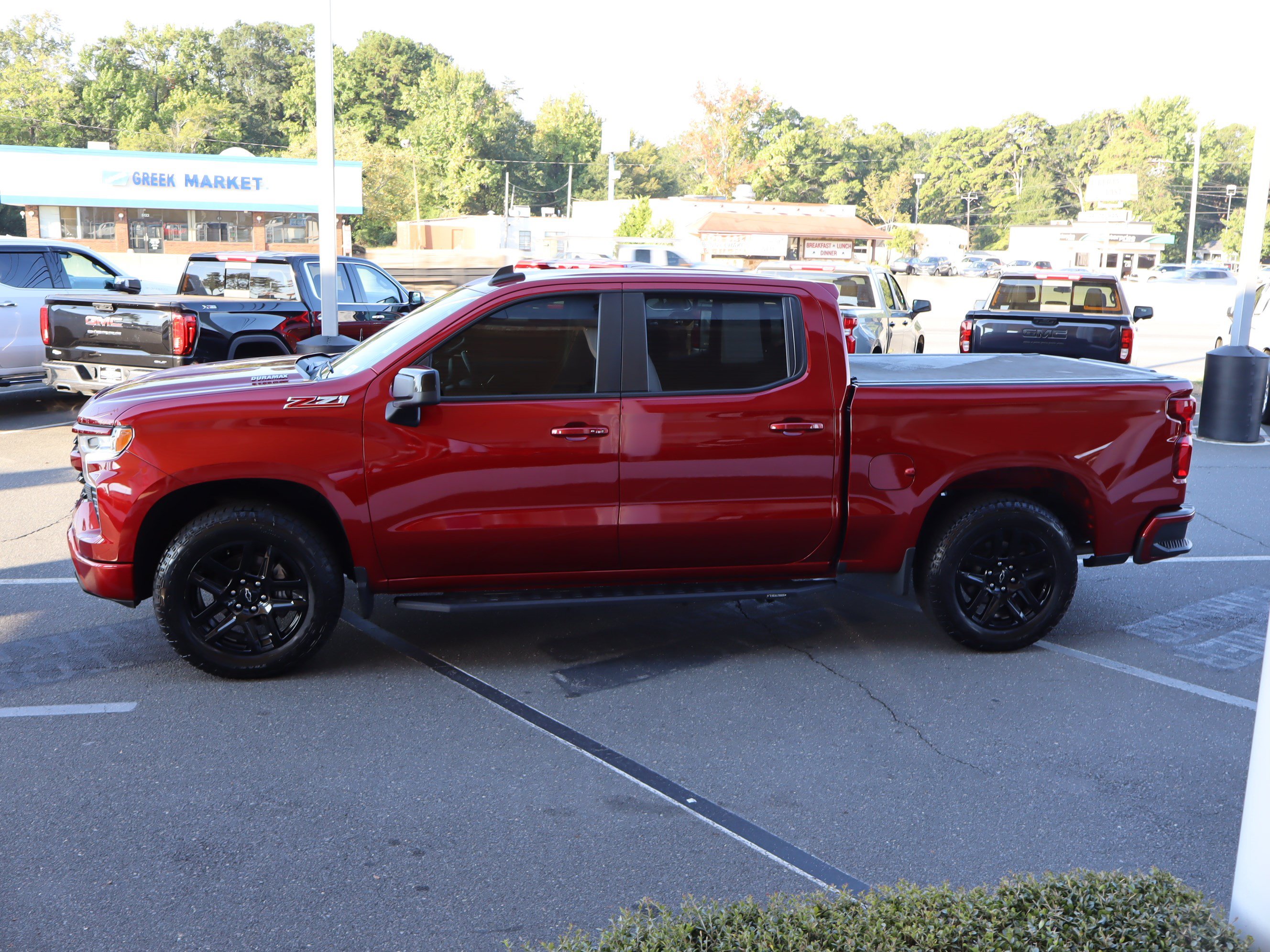 Used 2023 Chevrolet Silverado 1500 RST w/ Z71 Off-Road Package AWD/4WD image 7