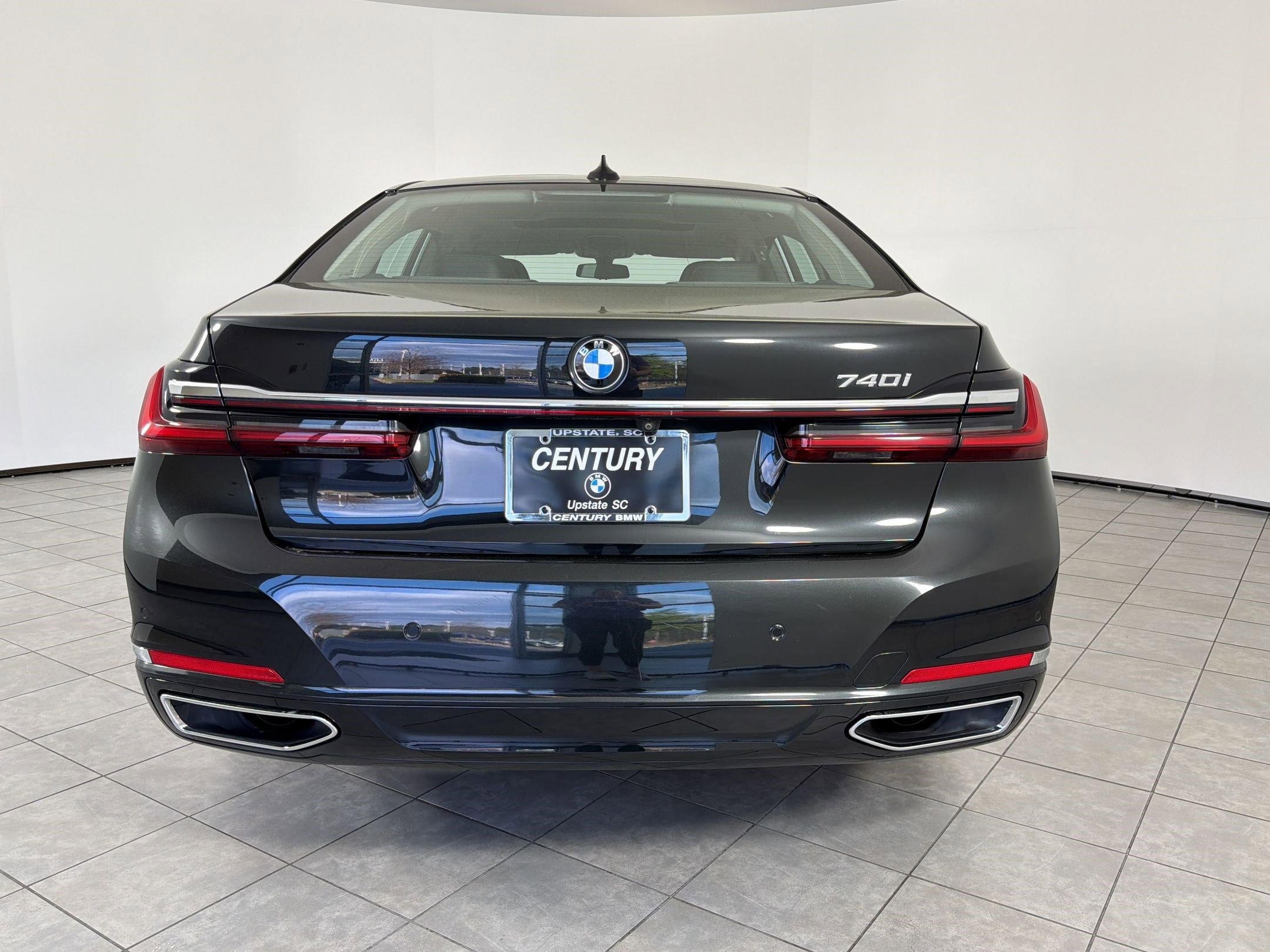 Used 2020 BMW 740i w/ Premium Package image 10