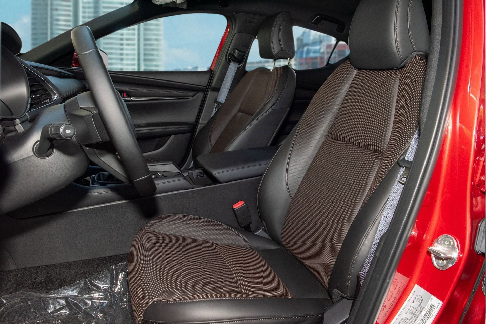 New 2025 MAZDA MAZDA3 2.5 S Hatchback w/ Premium Pkg image 6