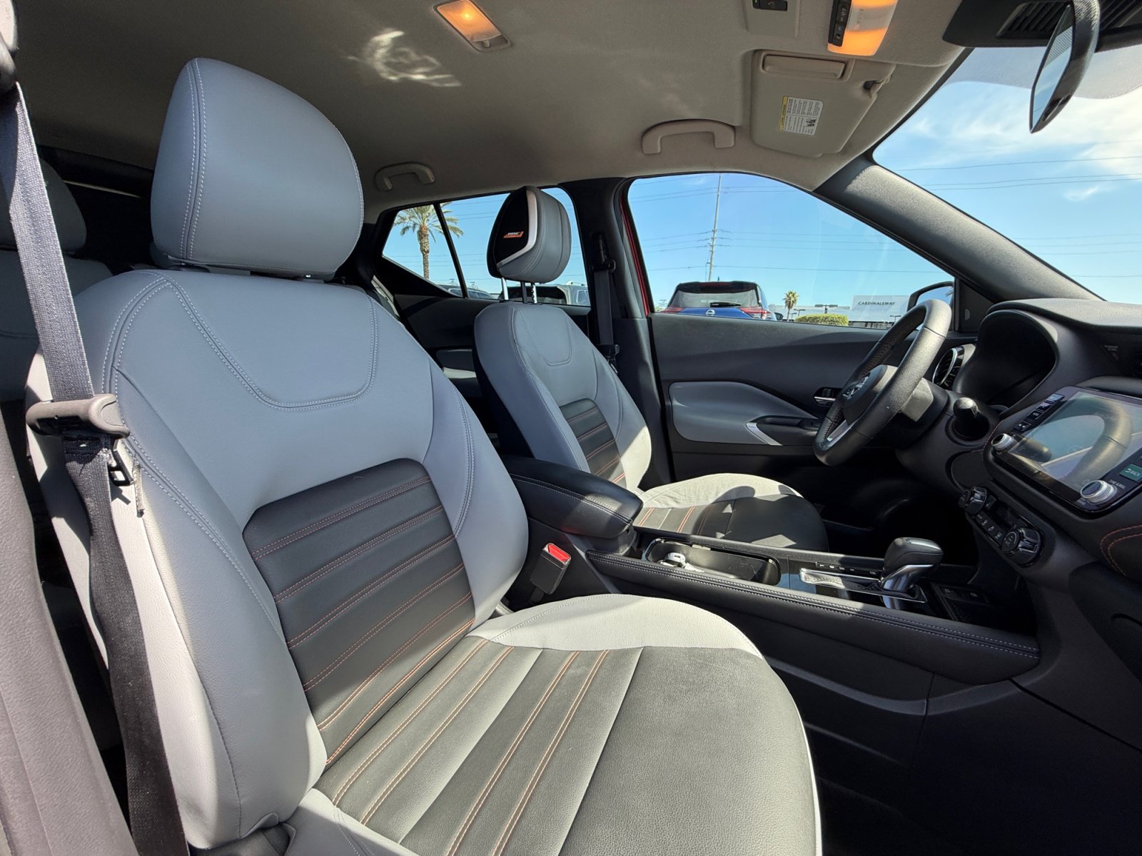 Used 2023 Nissan Kicks SR w/ SR Premium Package FWD image 19