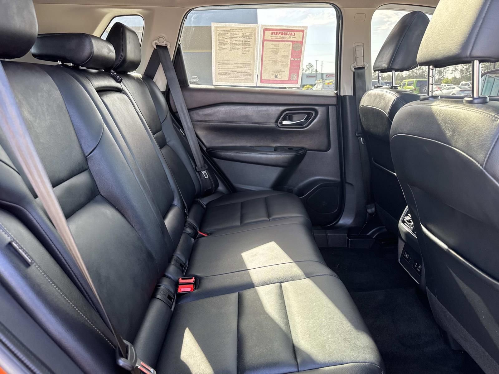 Used 2022 Nissan Rogue SL image 9
