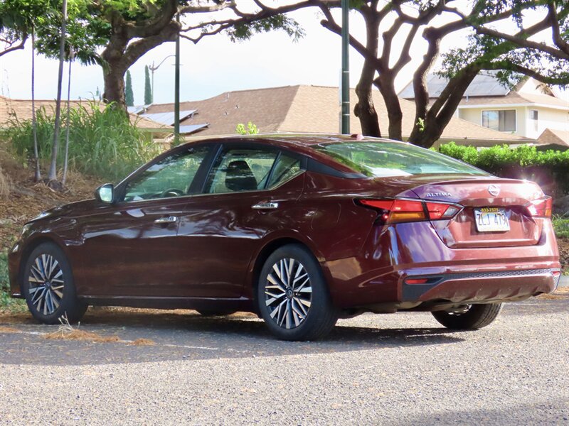 Used 2024 Nissan Altima 2.5 SV FWD image 7