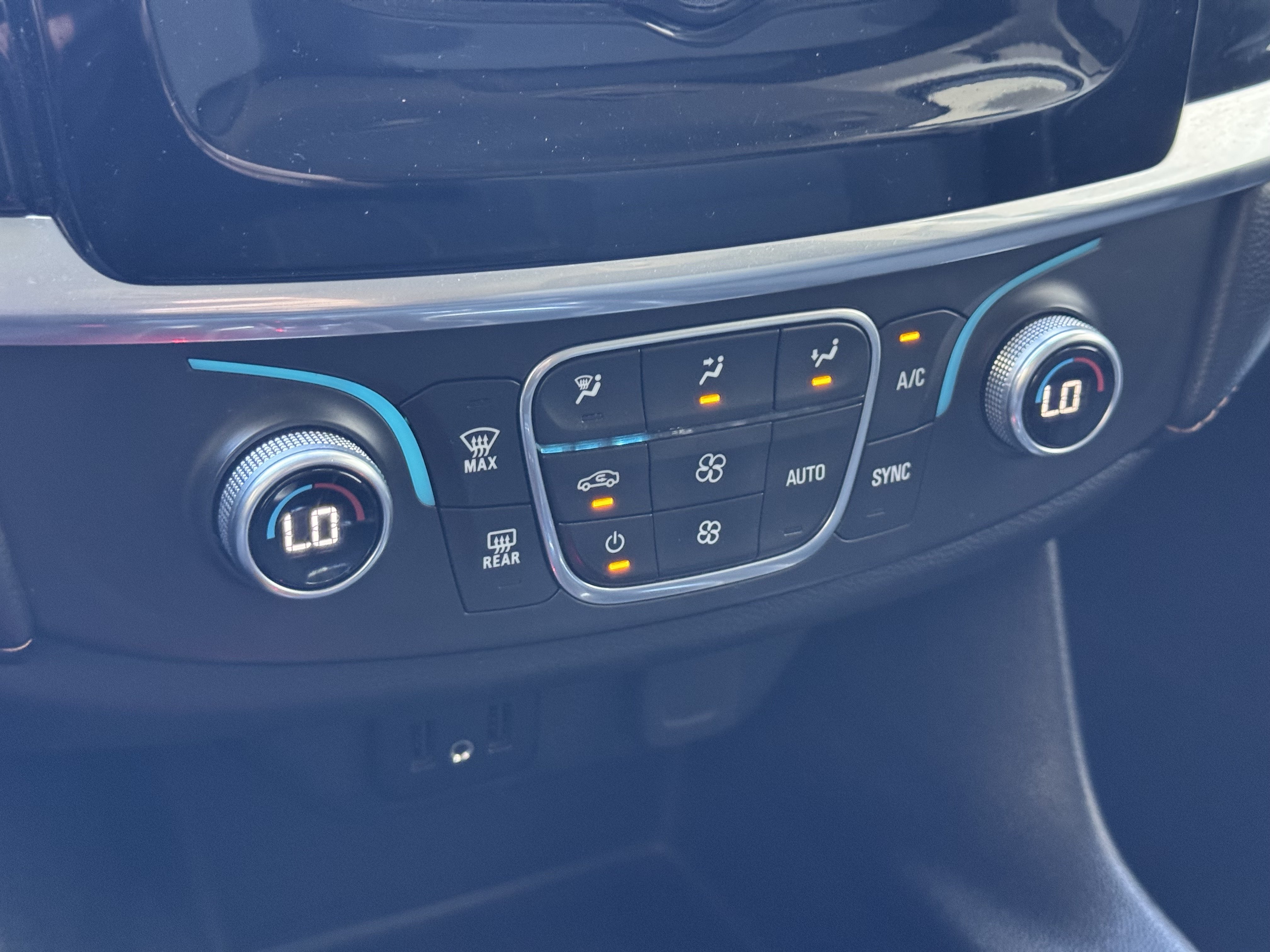 Certified 2019 Chevrolet Traverse LS w/ LPO, Blackout Package FWD image 29
