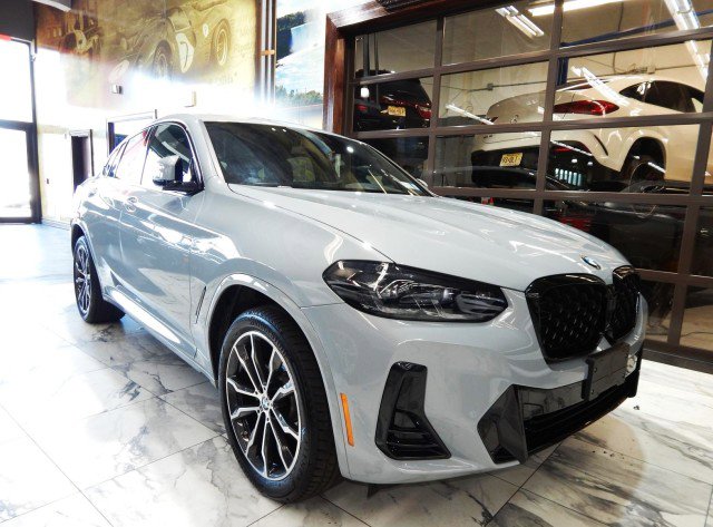 Used 2025 BMW X4 xDrive30i w/ Premium Package image 1
