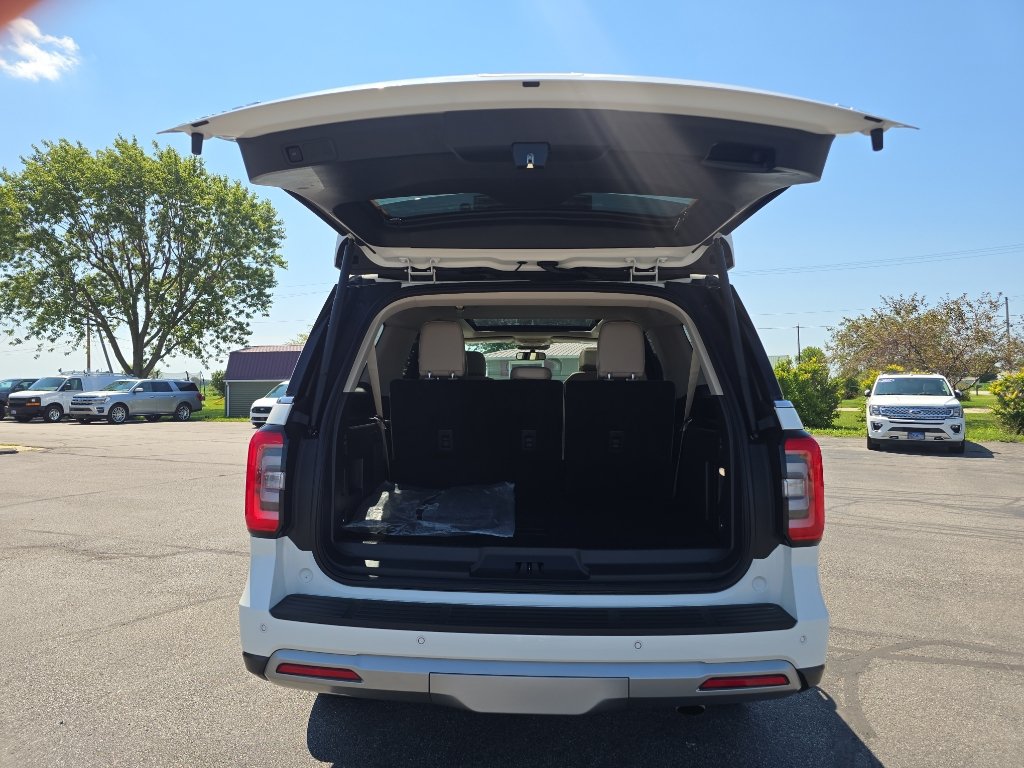 Used 2024 Ford Expedition Max Limited AWD/4WD image 10