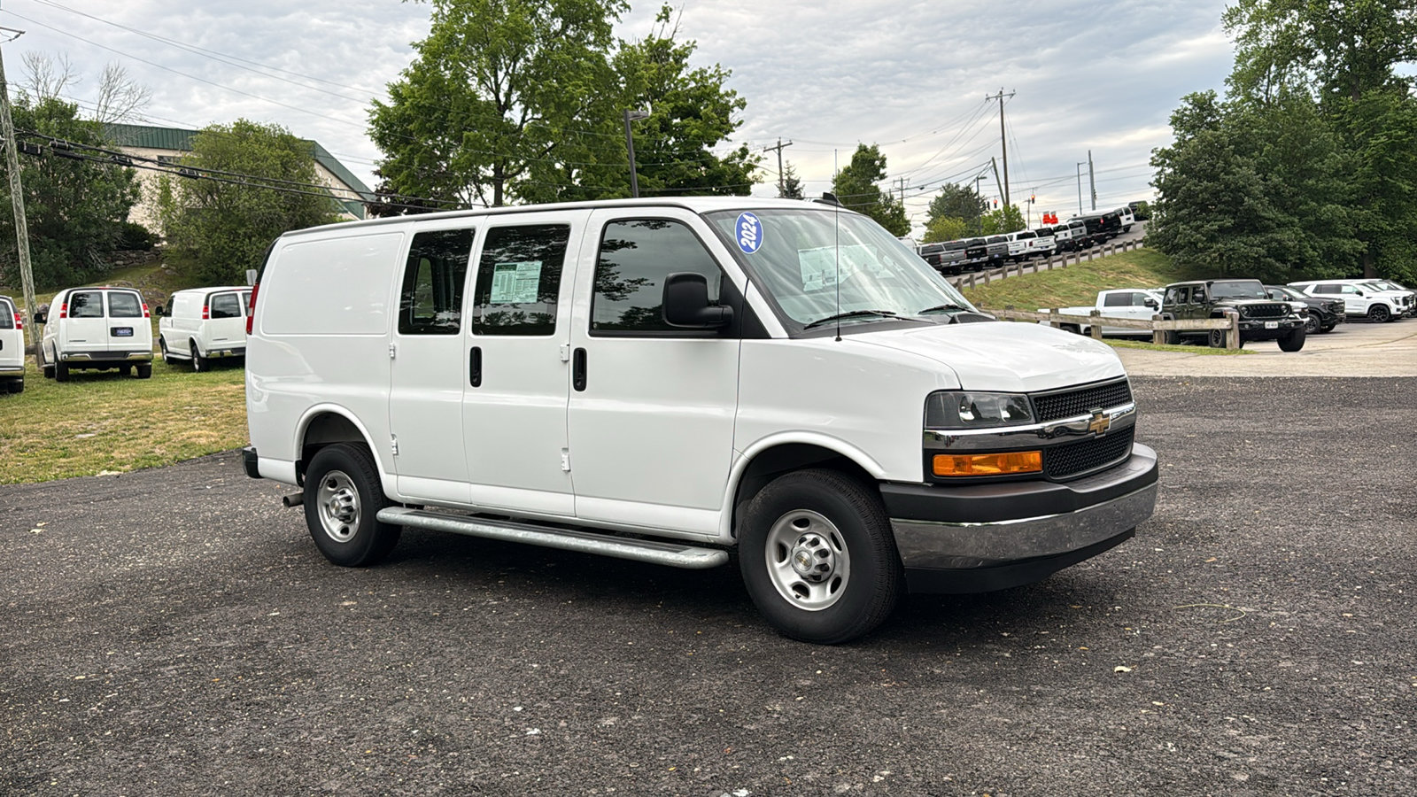 Used 2024 Chevrolet Express 2500 w/ Driver Convenience Package RWD image 2
