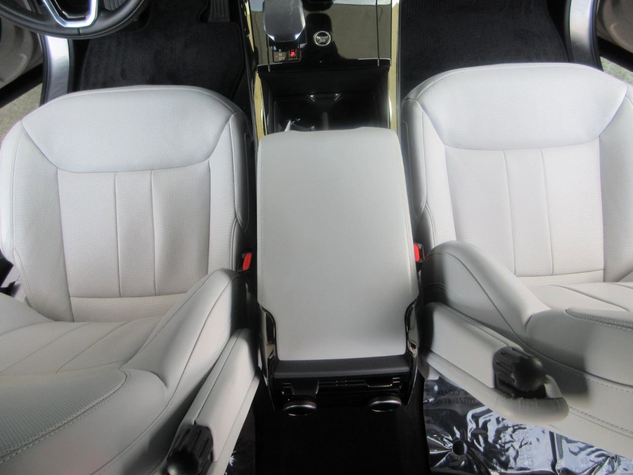 Used 2024 Land Rover Range Rover Sport SE image 15