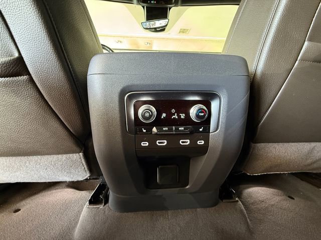 Used 2024 GMC Yukon XL Denali w/ Advanced Technology Package image 25