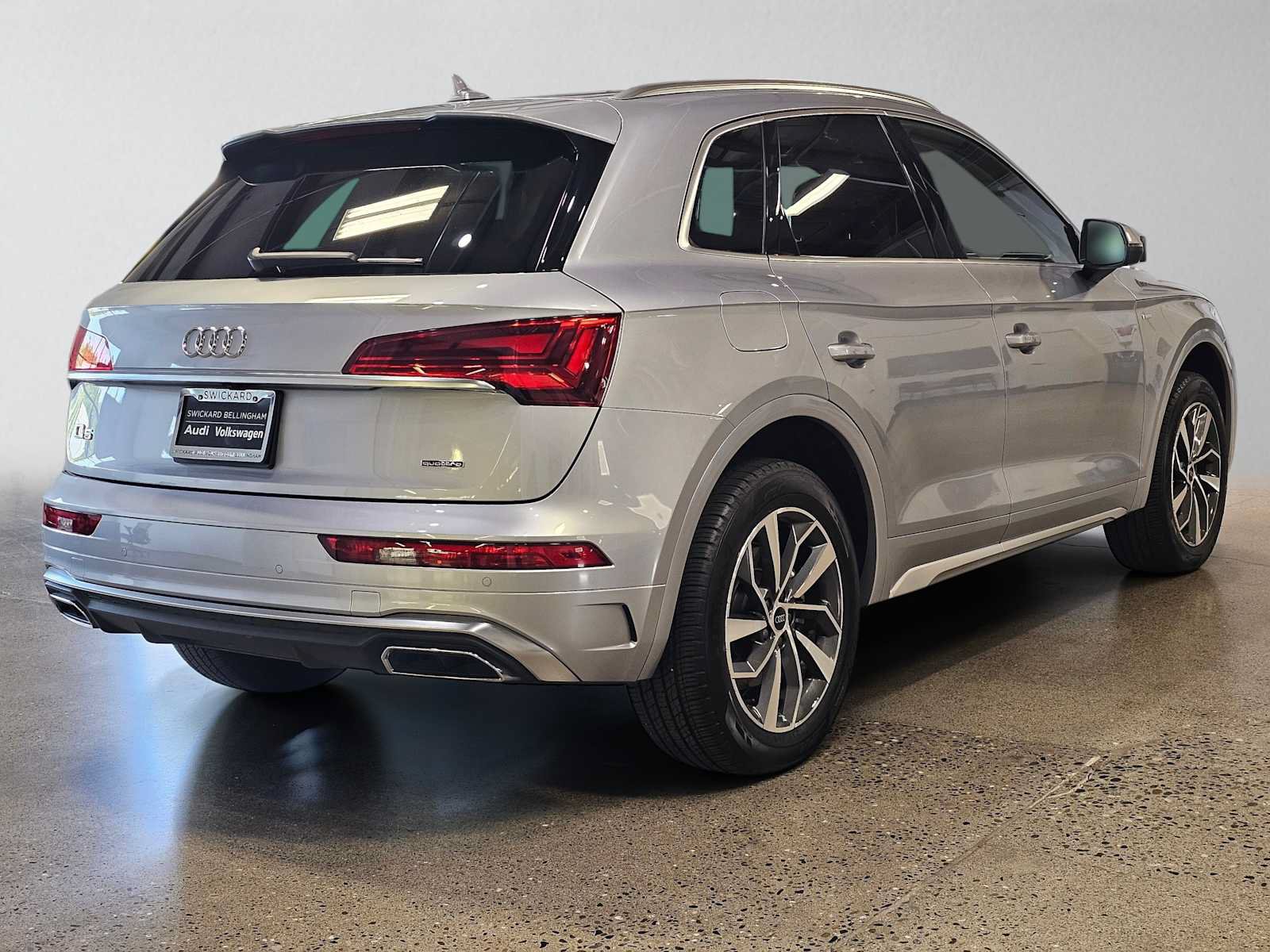 Used 2023 Audi Q5 2.0T Premium Plus w/ Premium Plus Package AWD/4WD image 3