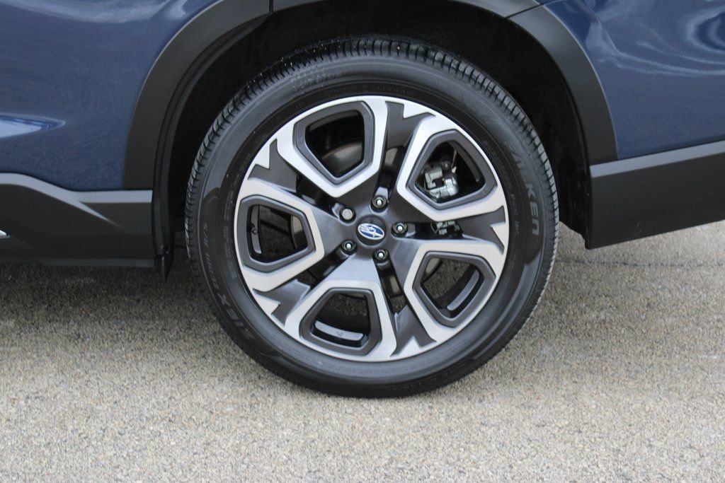 Used 2024 Subaru Ascent Limited image 32