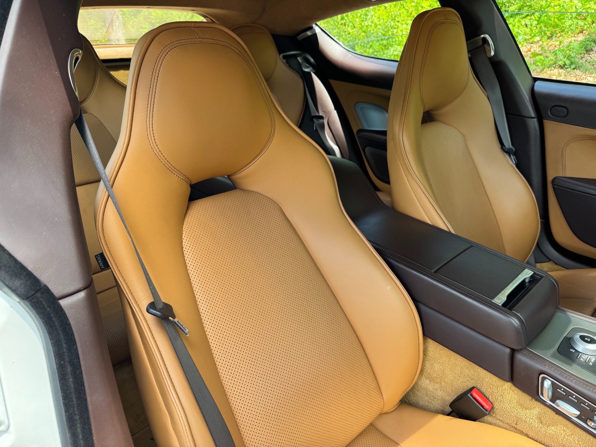 Used 2011 Aston Martin Rapide RWD image 54