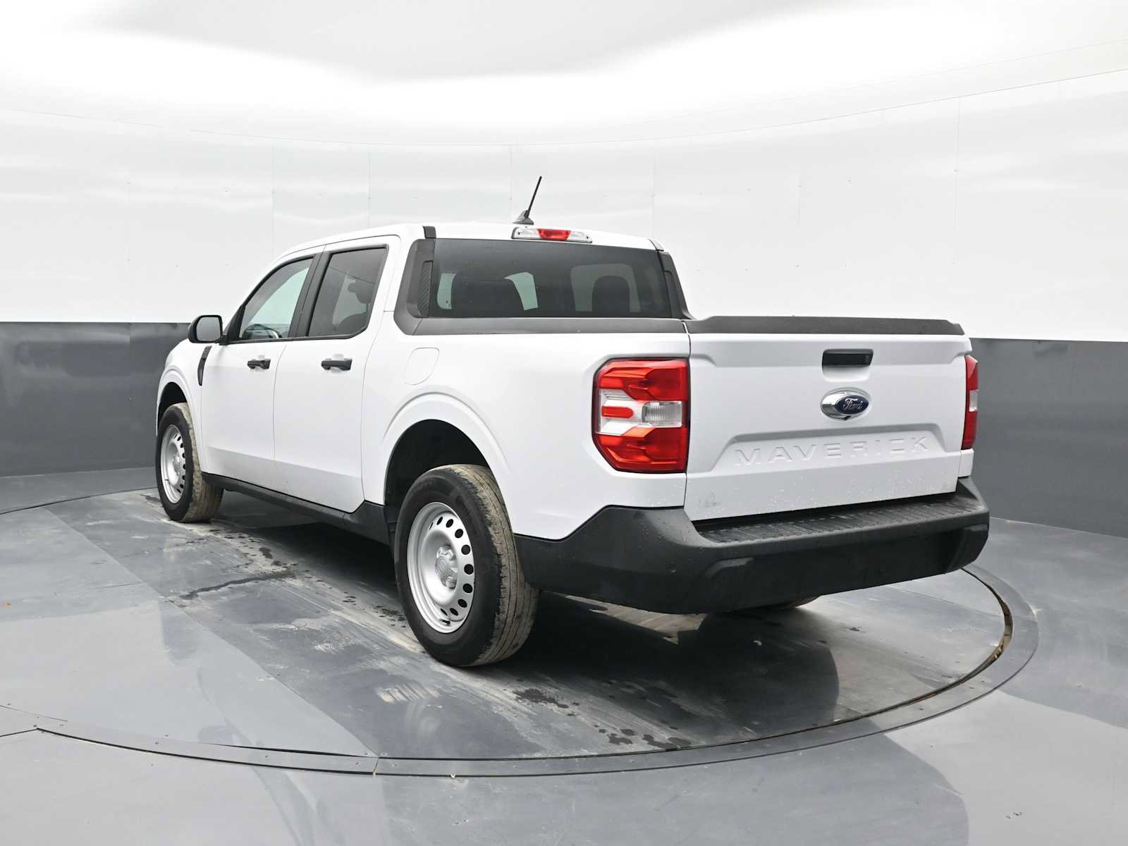 Used 2023 Ford Maverick XL image 6