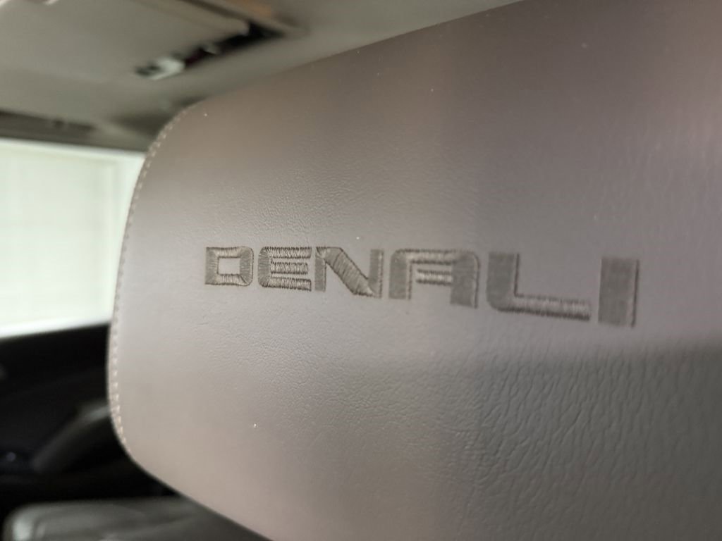 Used 2018 GMC Yukon XL Denali w/ Denali Ultimate Package image 11